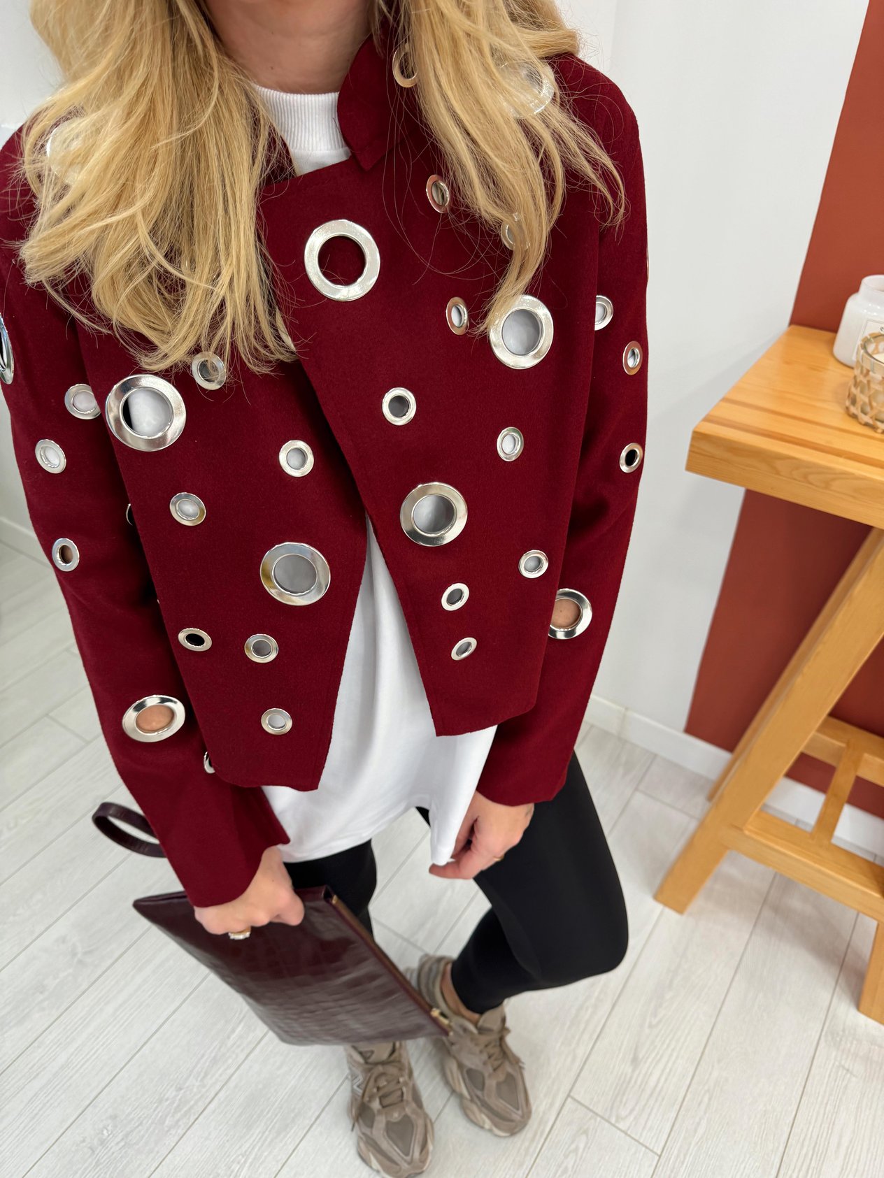 Metal Kuş Gözü Detaylı Bordo Kaşe Ceket