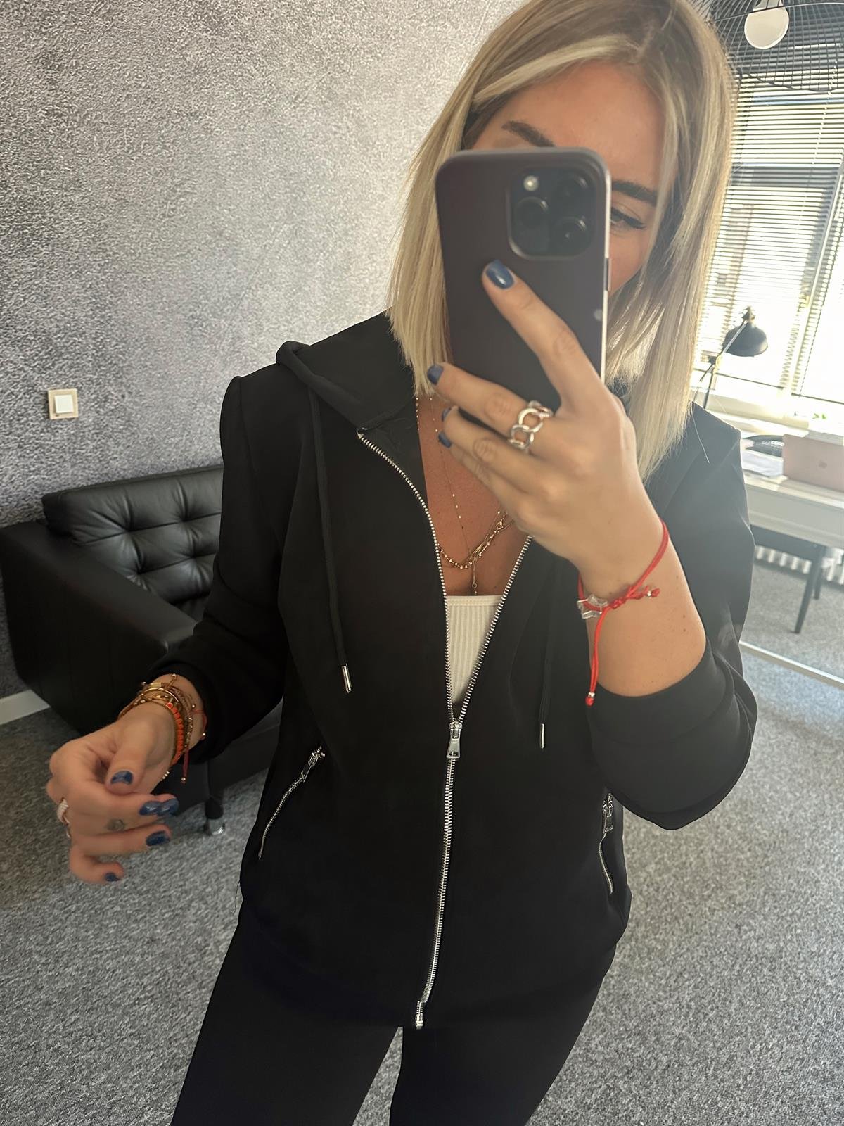 Nubuk Kumaş, Önü Fermuarlı Siyah Sweatshirt