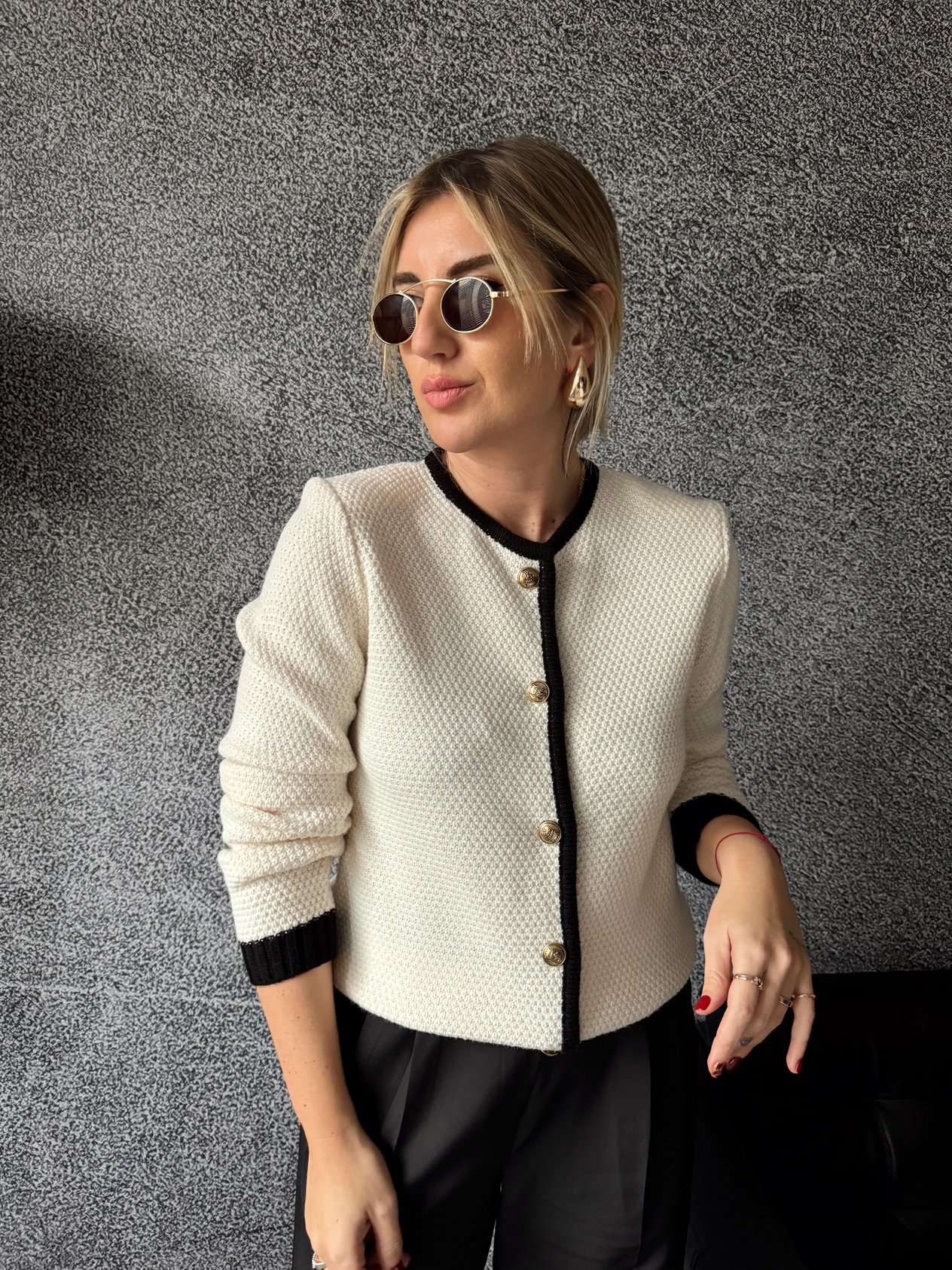 Orijinal Model, Gold Düğmeli Ekru Triko Ceket