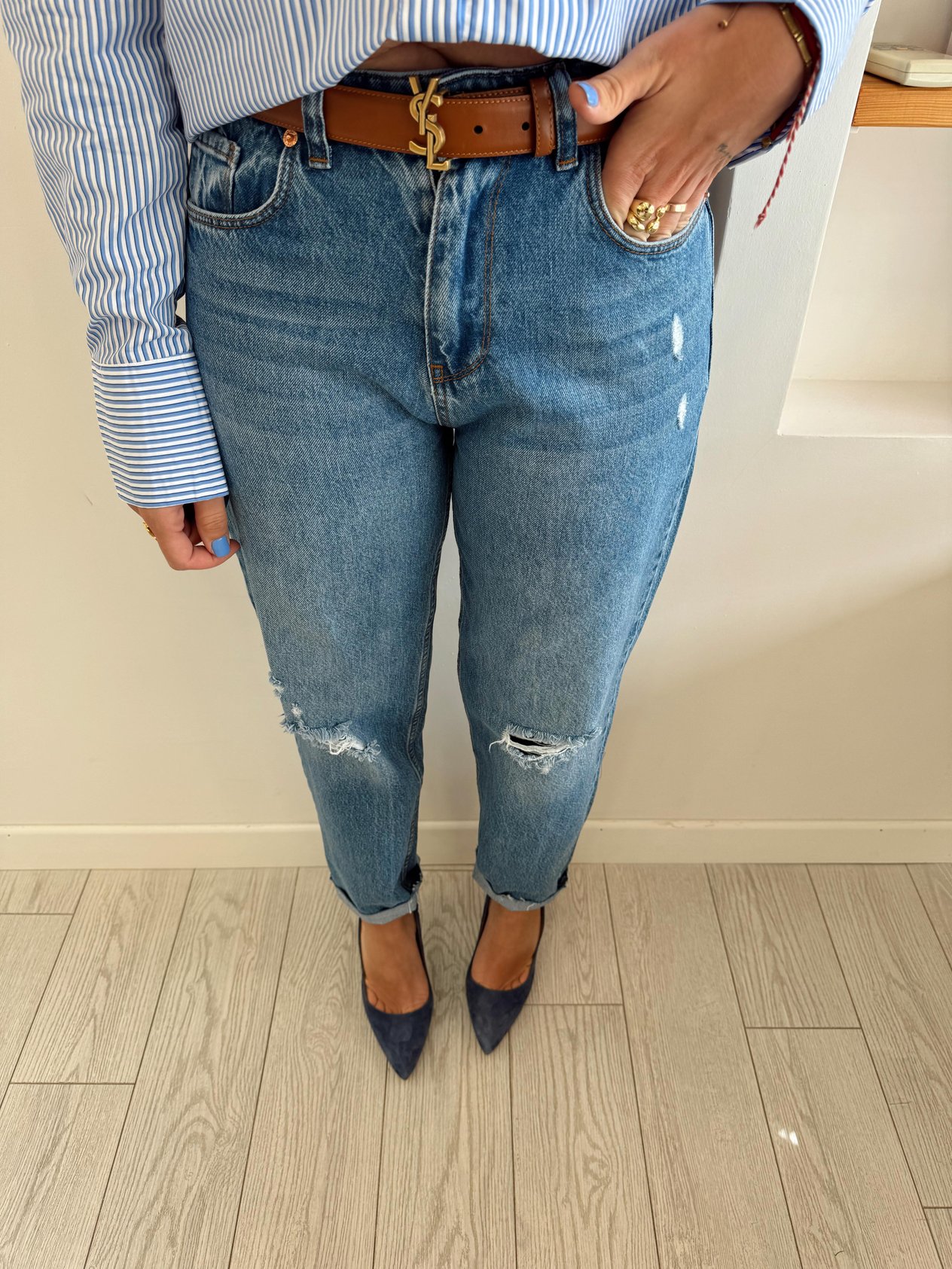 Orjinal Marka Yırtık Detaylı Mom Jean