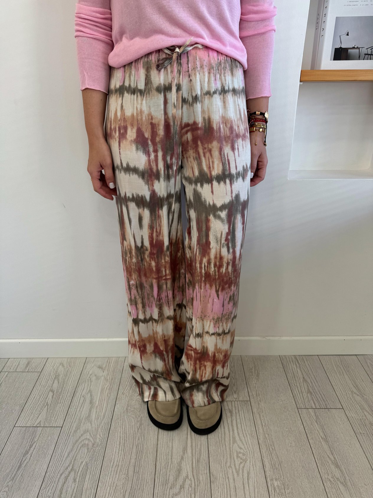 Pembe Batik Desenli Tiril Pantolon
