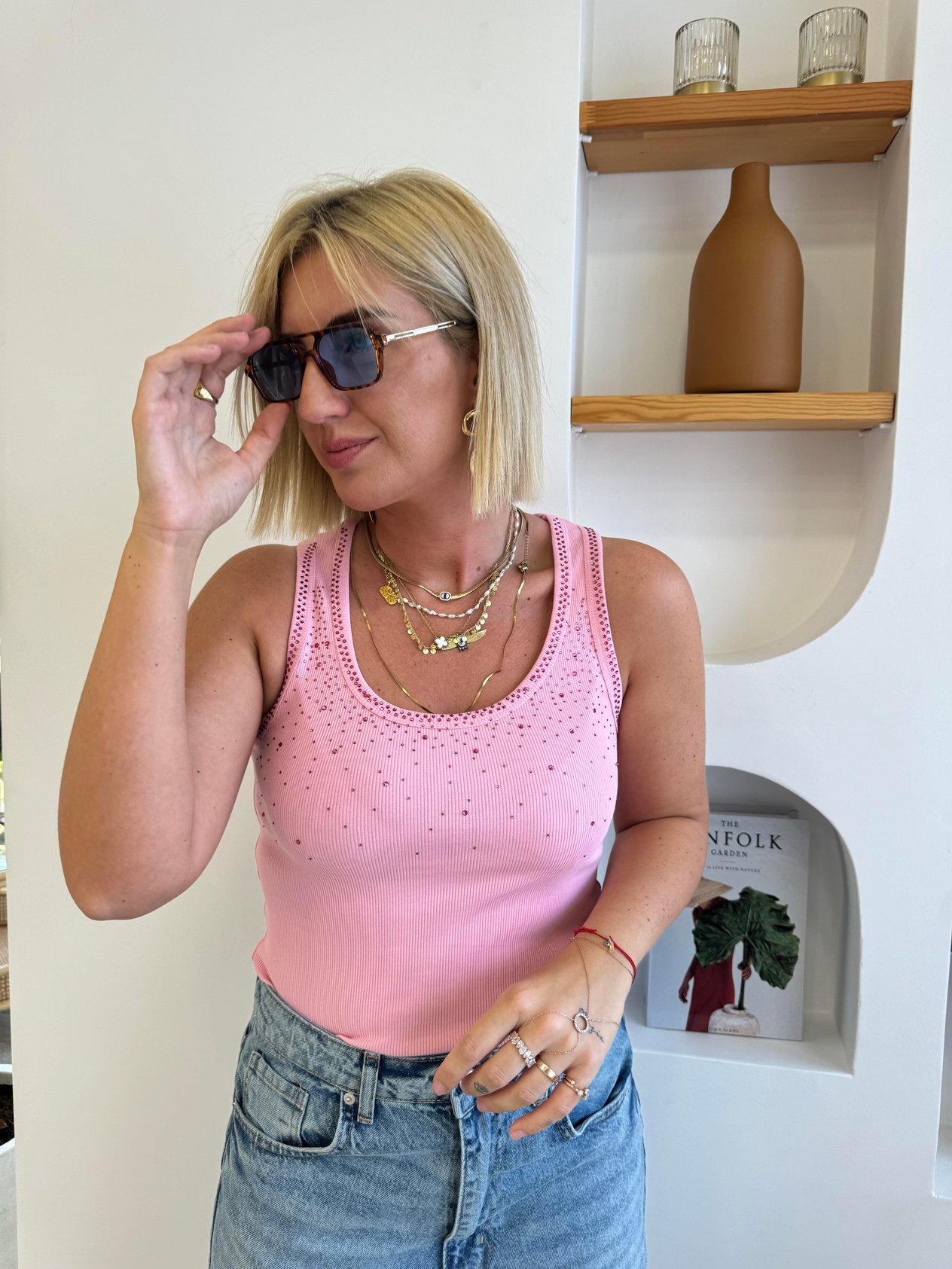 Pembe Taşlı Atlet