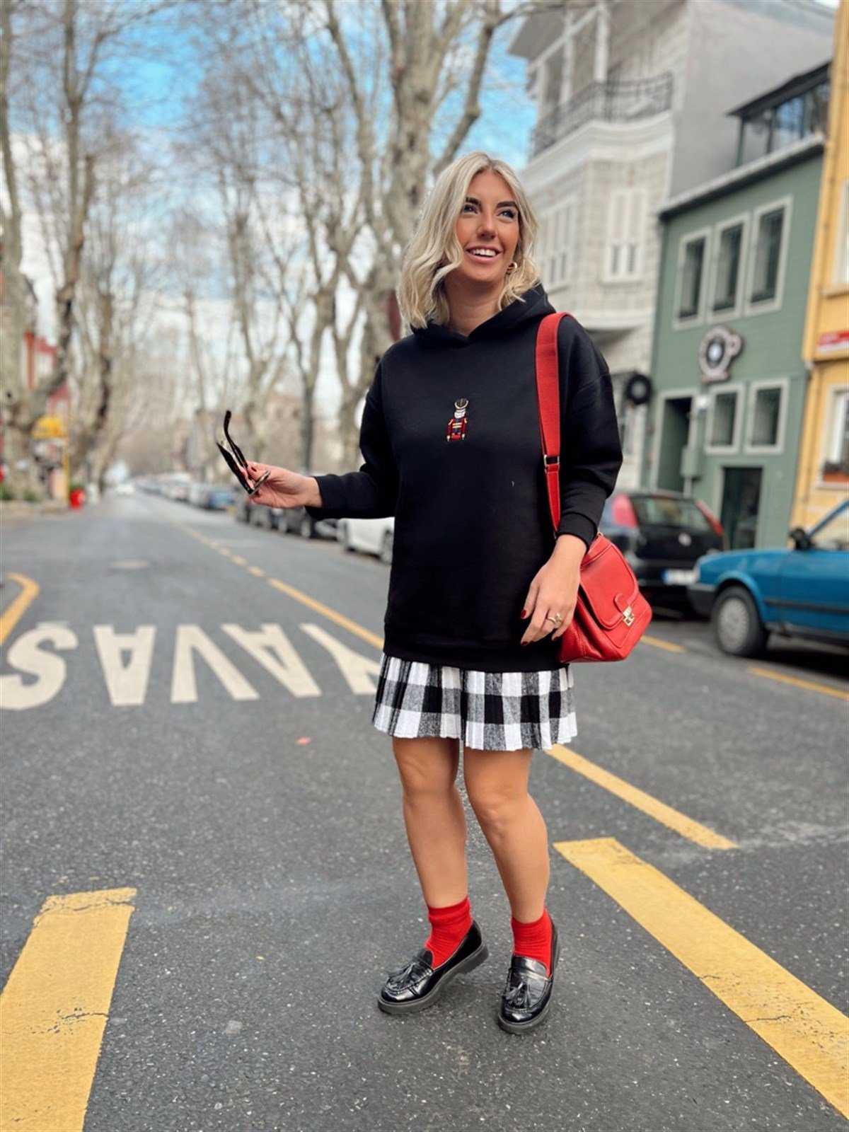 Pileli Etek Detaylı Siyah Sweatshirt Elbise