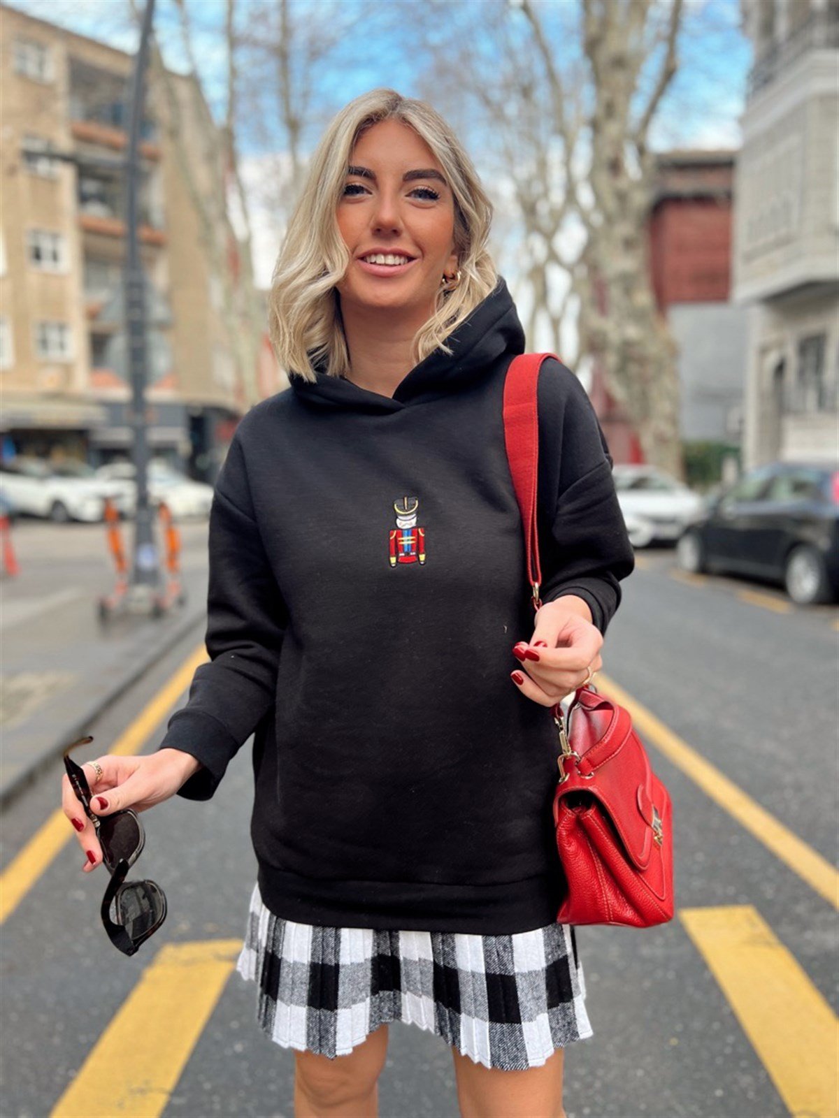 Pileli Etek Detaylı Siyah Sweatshirt Elbise