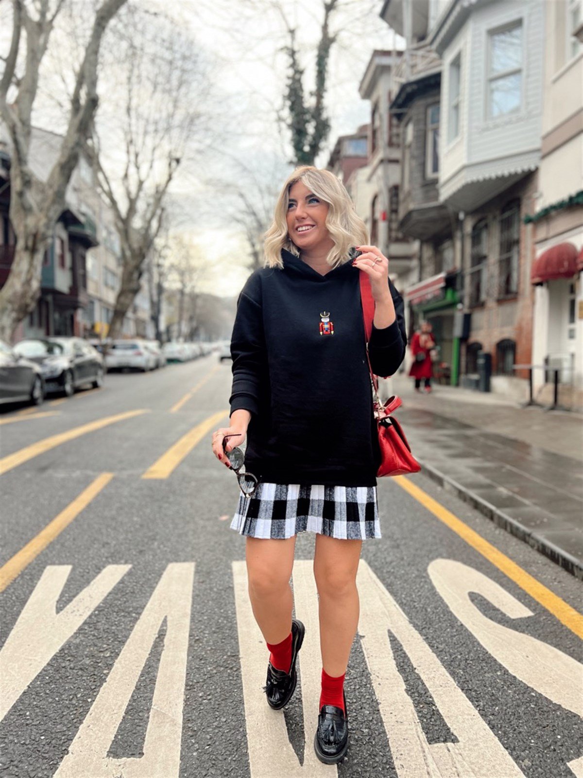 Pileli Etek Detaylı Siyah Sweatshirt Elbise