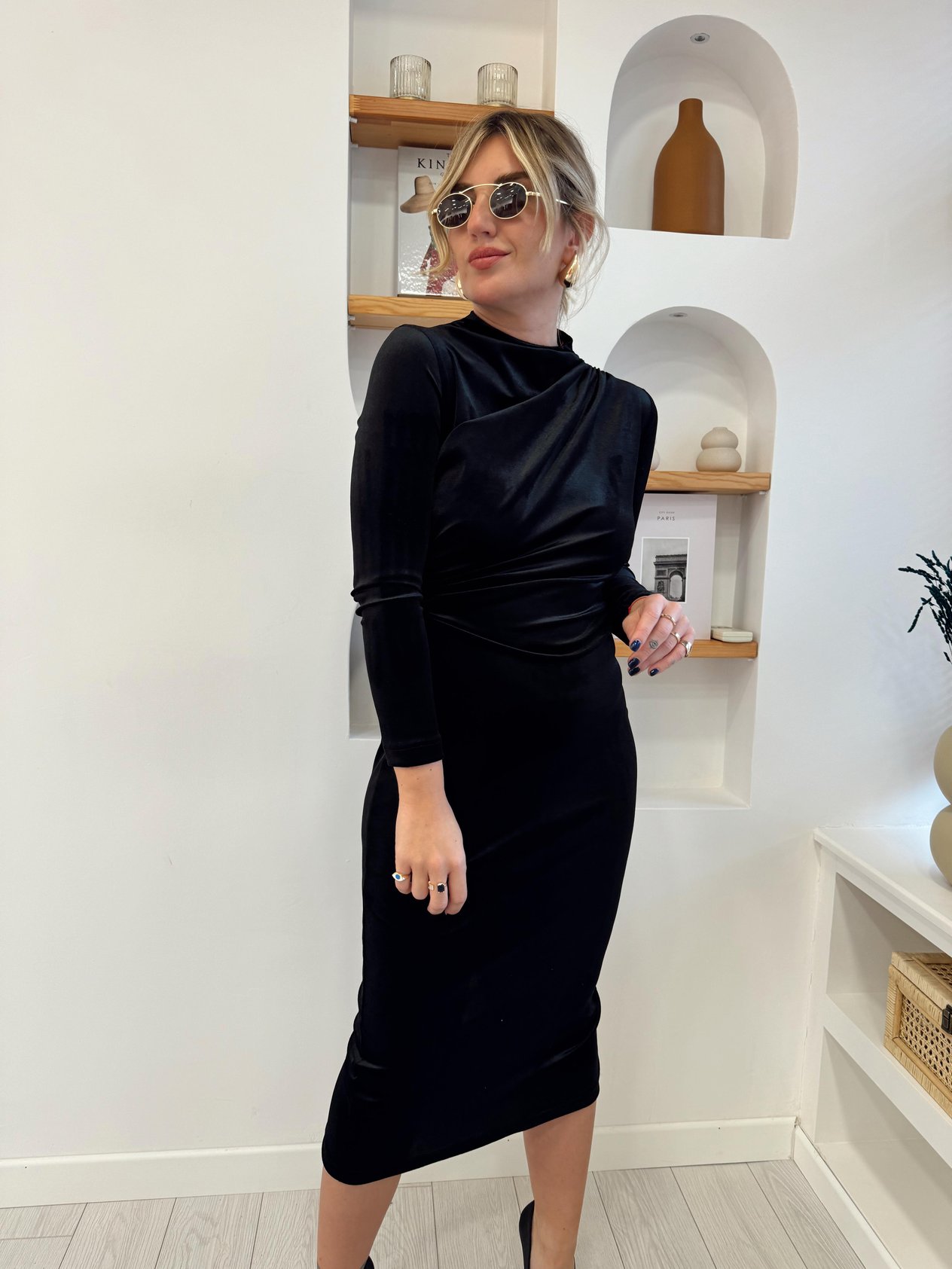 Siyah Kadife Likralı Elbise