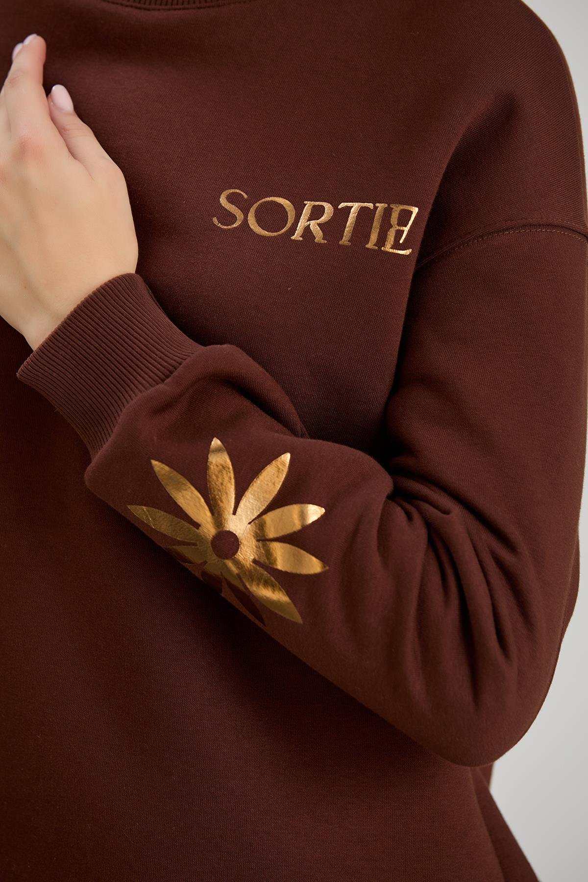 Sortie CollectionVARAK BASKILI BİS.YAKA ÜÇ İPLİK SWEAT Kahverengi