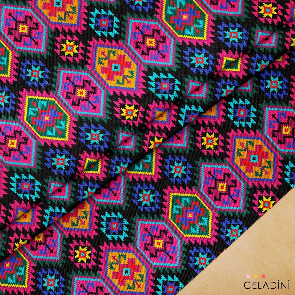 Canlı Renkli Anadolu Kilim Desenli Kumaş