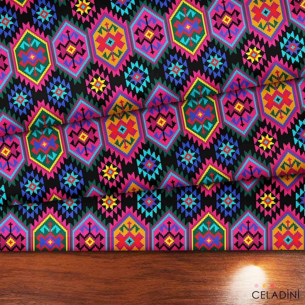 Canlı Renkli Anadolu Kilim Desenli Kumaş