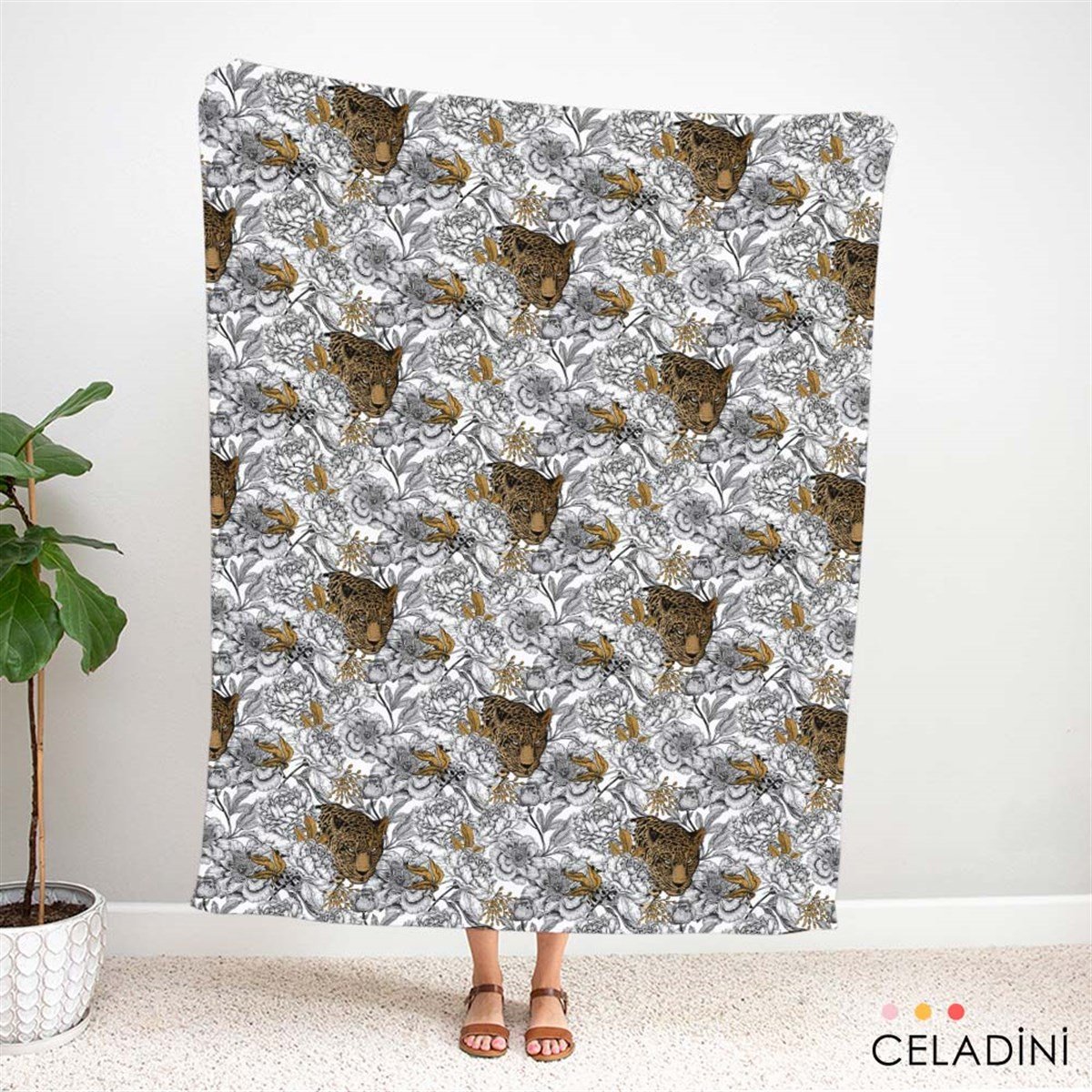 Leopar ve Çiçekler Desenli Kumaş