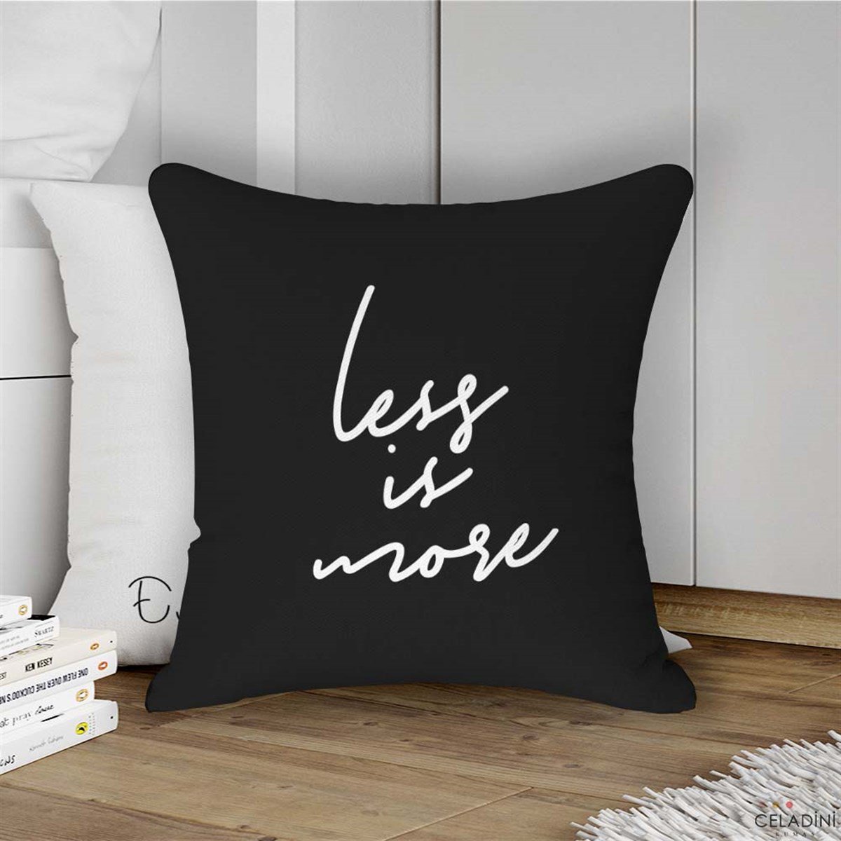 Less is More Yazılı Siyah Kırlent Kumaşı