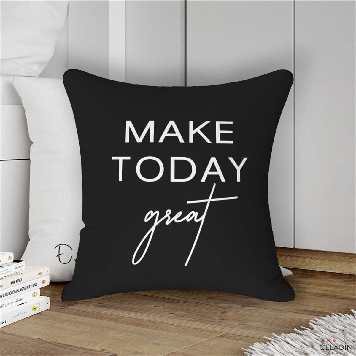 Make Today Great Yazılı (Siyah) Kırlent Kumaşı