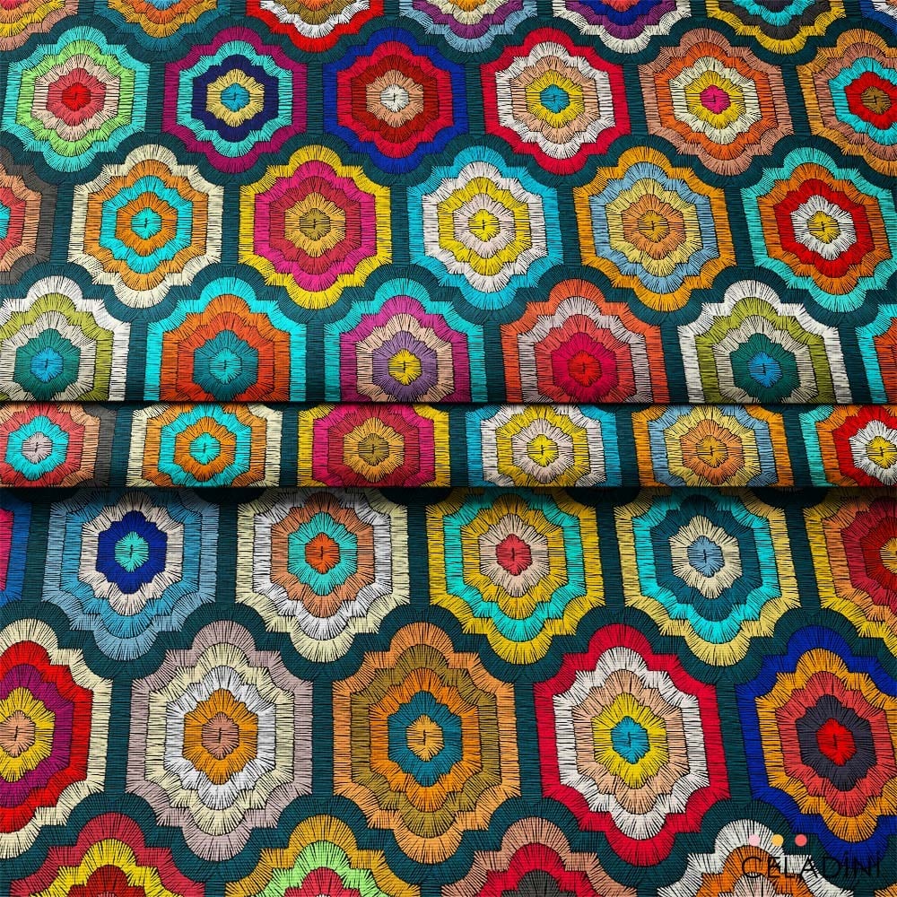Nakış Efektli Moroccan Desenli Kumaş