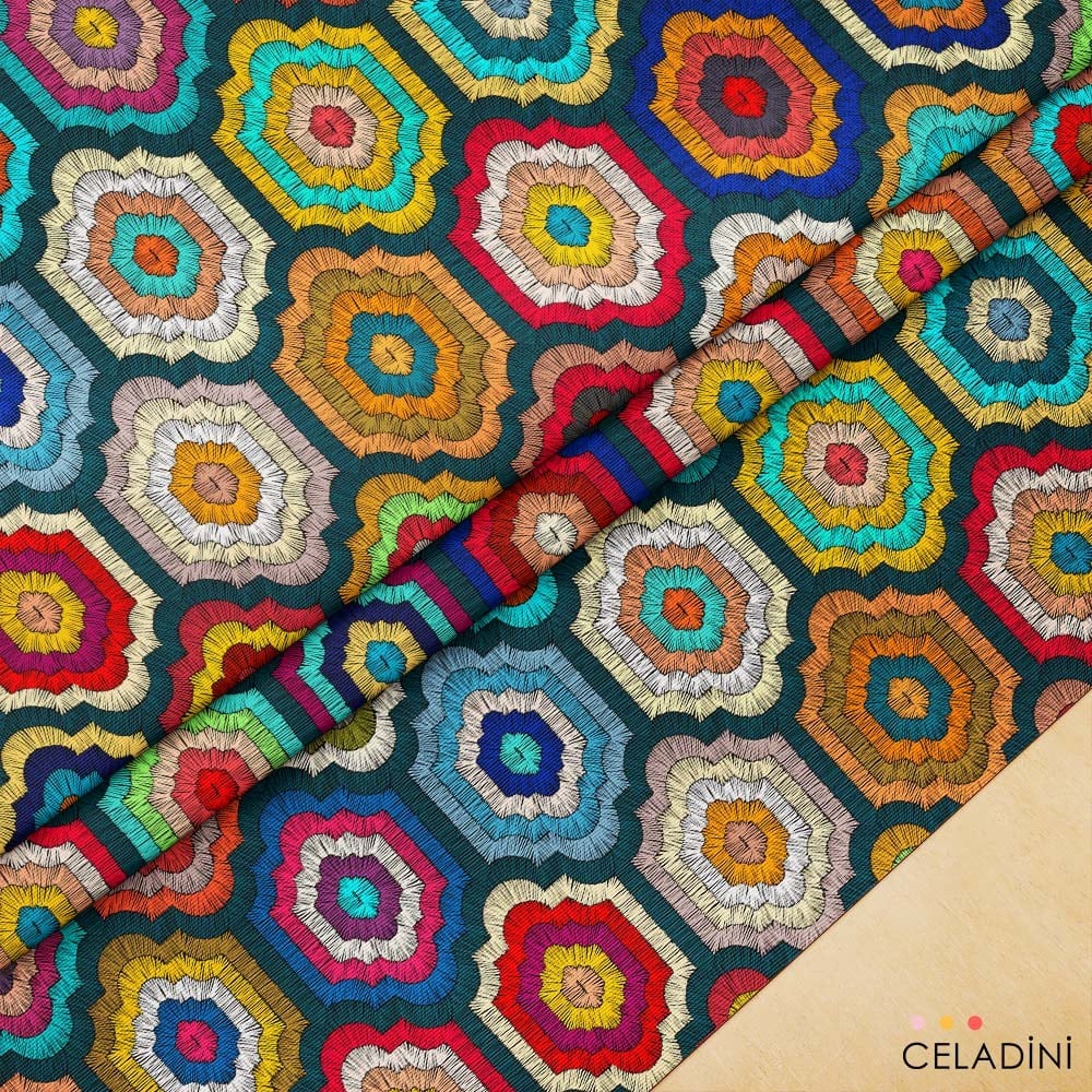 Nakış Efektli Moroccan Desenli Kumaş