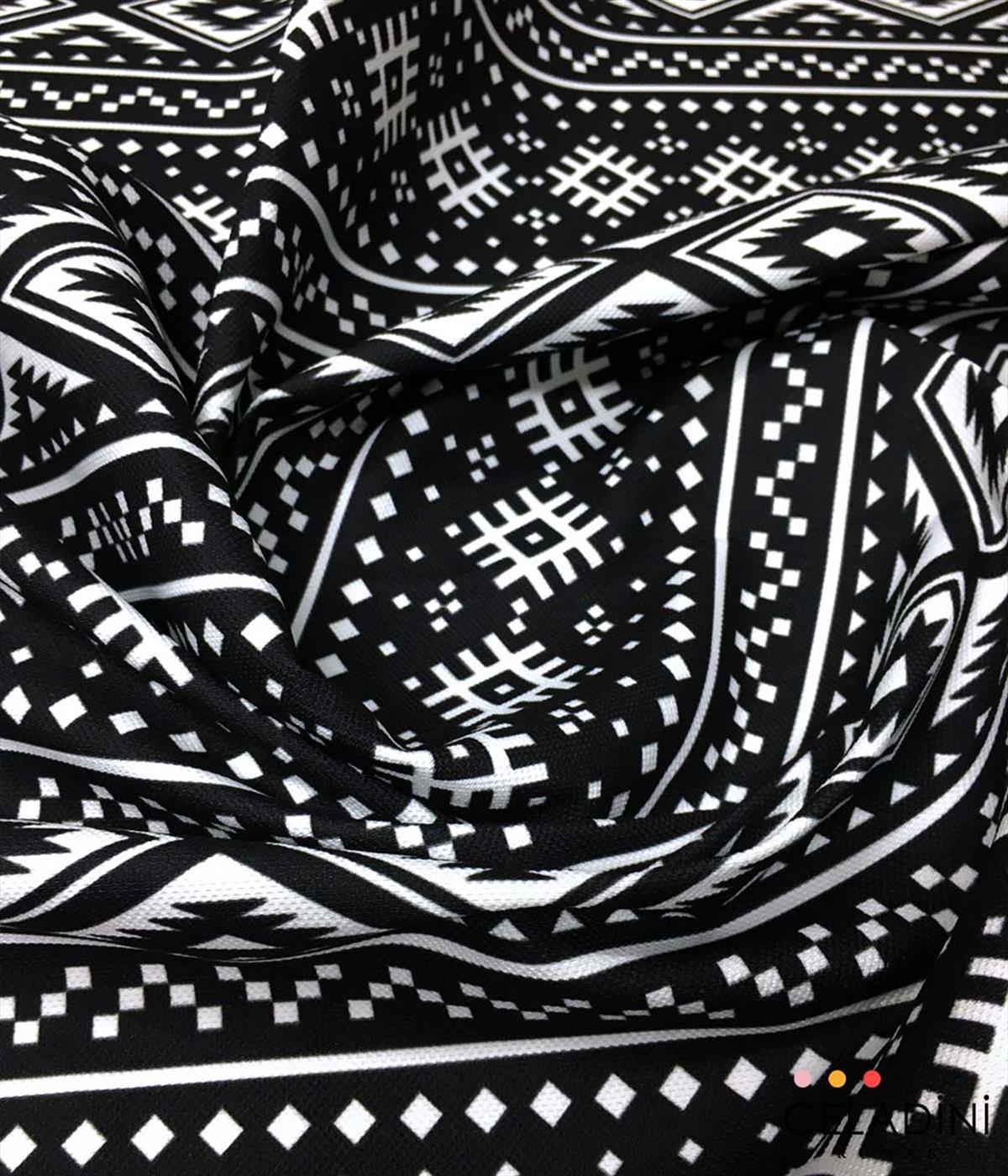 Siyah Beyaz Modern Kilim Desenli Kumaş