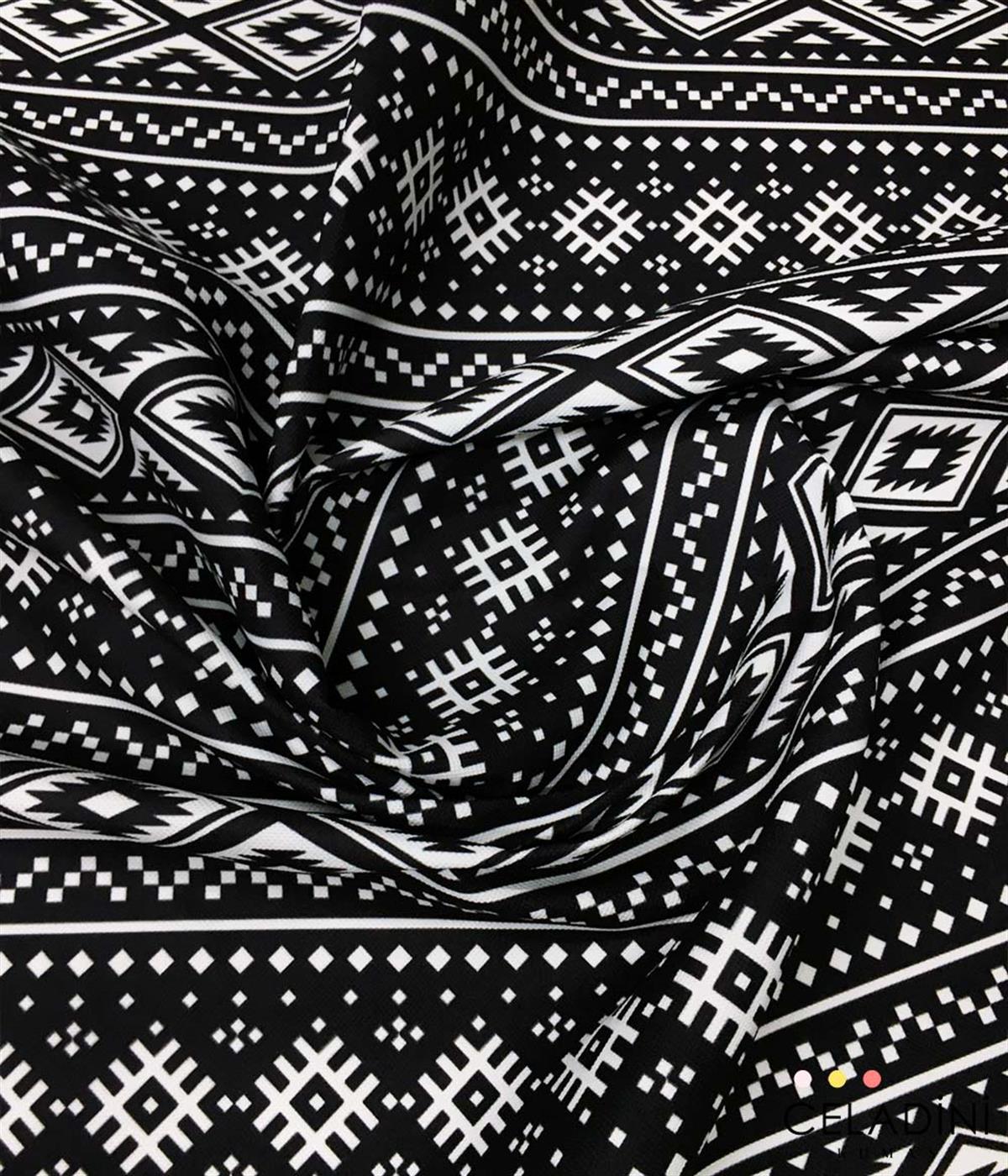 Siyah Beyaz Modern Kilim Desenli Kumaş