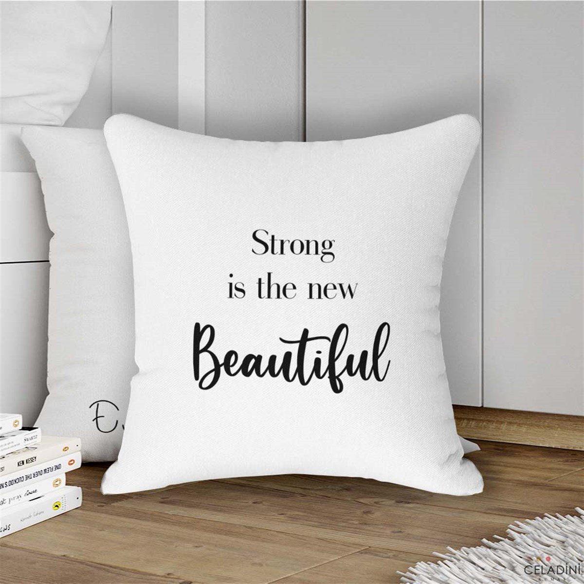 Strong is The New Beautiful Yazılı Kırlent Kumaşı