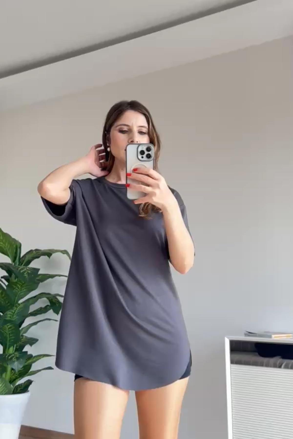 Cidde Kadın Yuvarlak Yaka Lazer Kesim Dikişsiz Oversize Salaş Altı Oval Modal Kumaş Tişört SIYAH