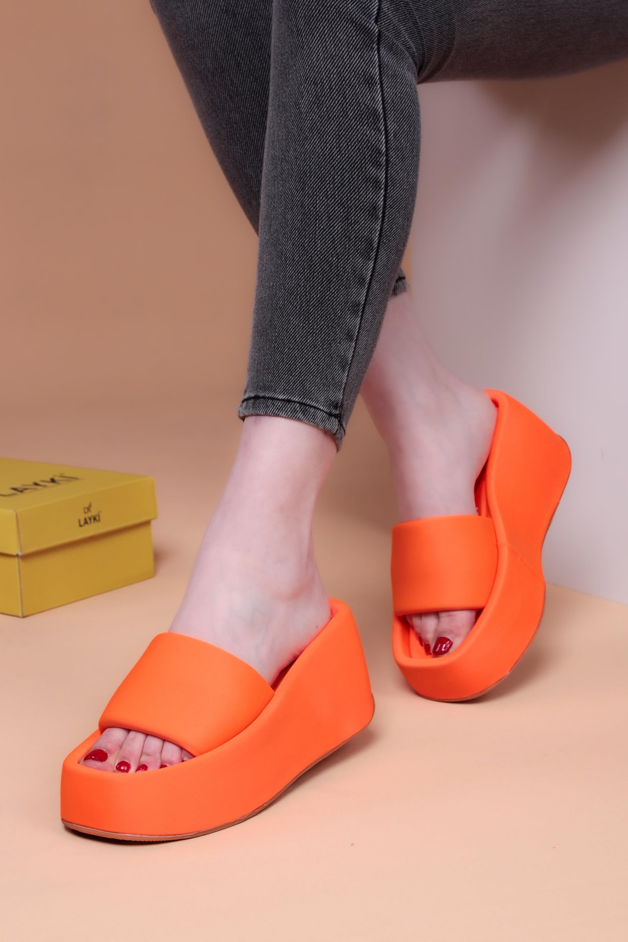 002011620000002LAYKİSlipper Volga Renkli Yüksek Taban Lüx Terlik 8 CM