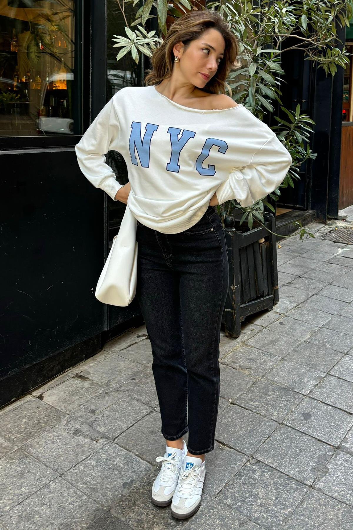 Beyaz Kayık Yaka Oversize Baskılı Kadın Sweatshirt SH204