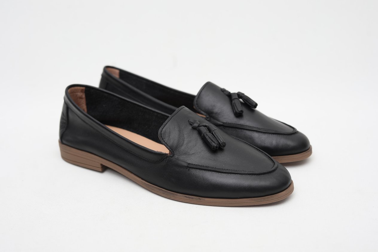 PÜSKÜLLÜ HAKİKİ DERİ SİYAH LOAFER