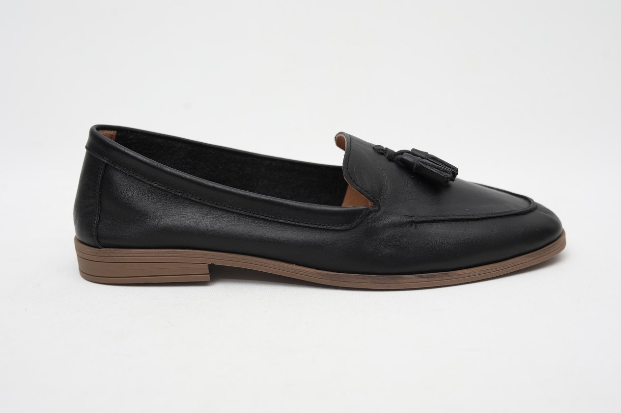 PÜSKÜLLÜ HAKİKİ DERİ SİYAH LOAFER