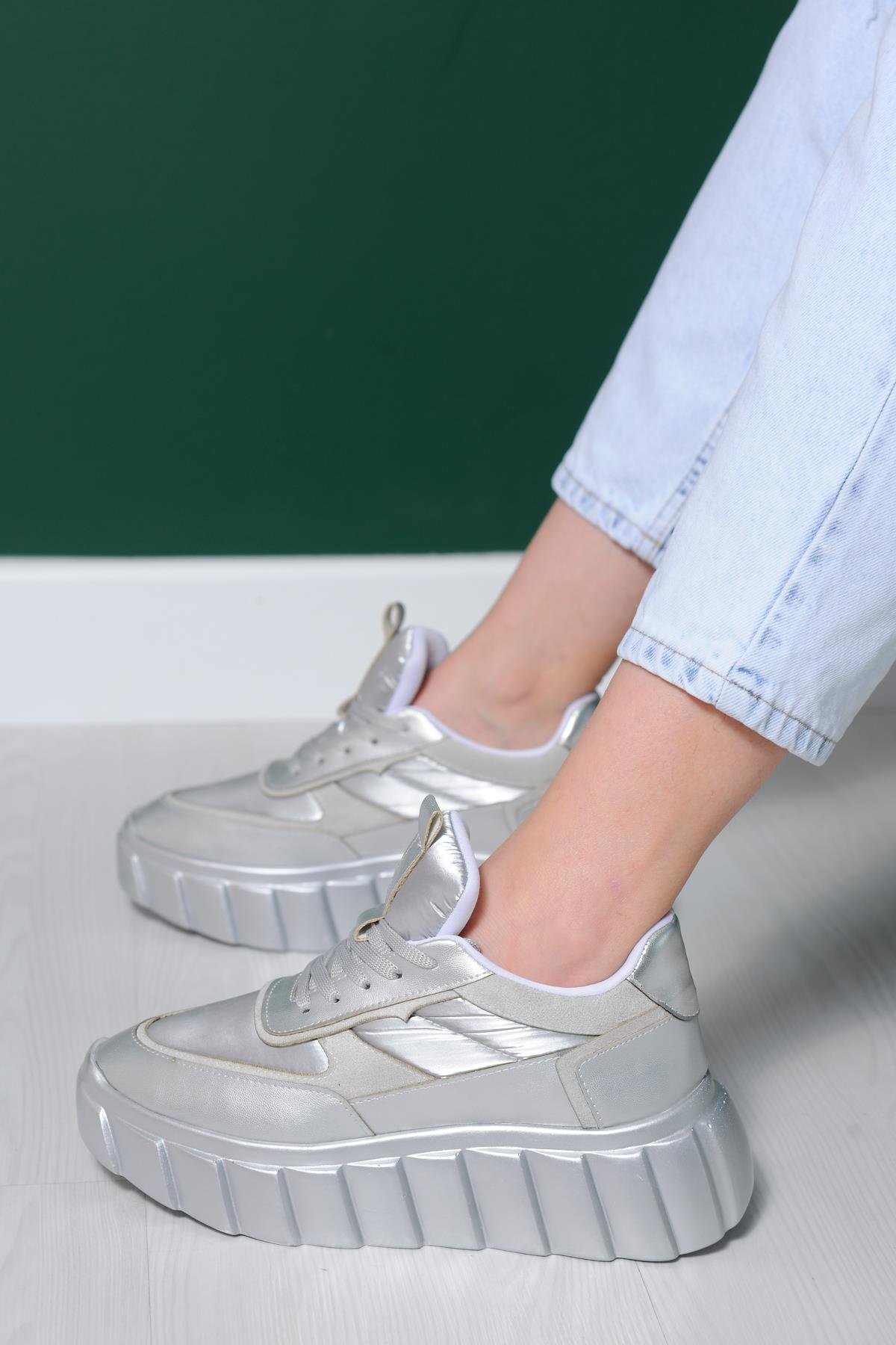 Elen Gümüş Bağcıklı Sneakers 