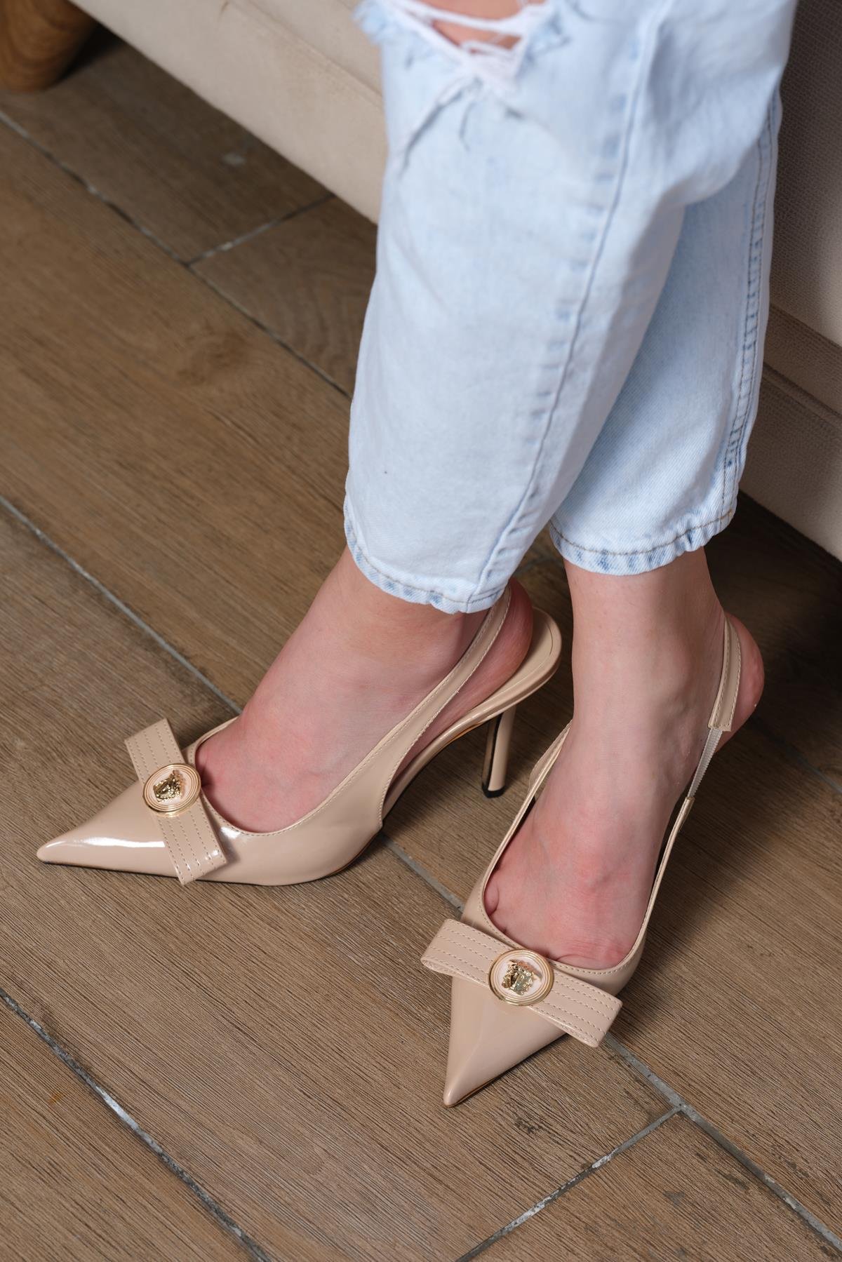 Marika Nude Fiyonk ve Aksesuar Detaylı Stiletto Sandalet