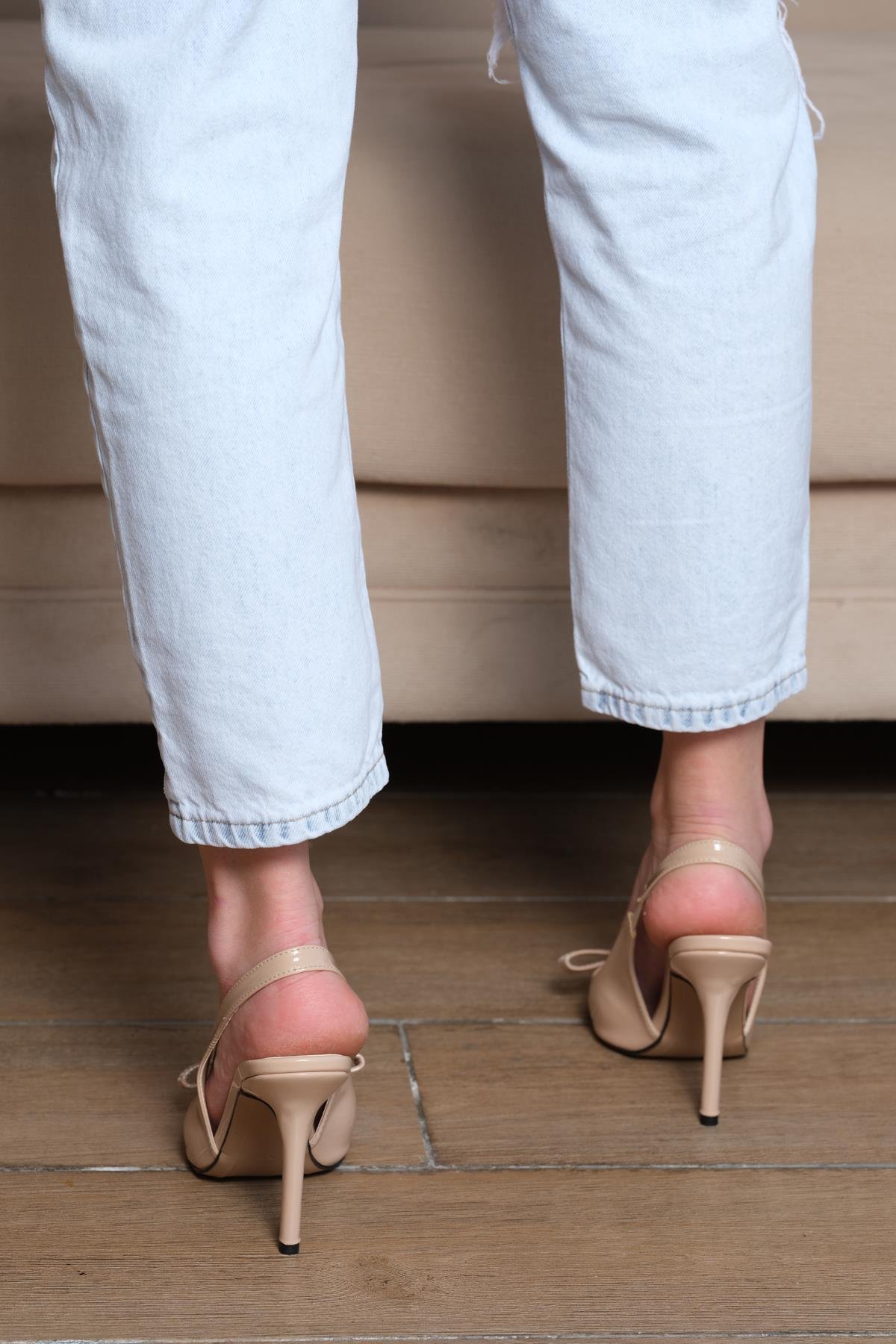 Marika Nude Fiyonk ve Aksesuar Detaylı Stiletto Sandalet
