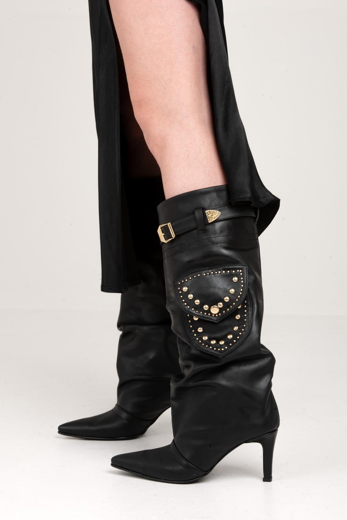 PEGASUS Black Leather  Pointed Rivet Boots