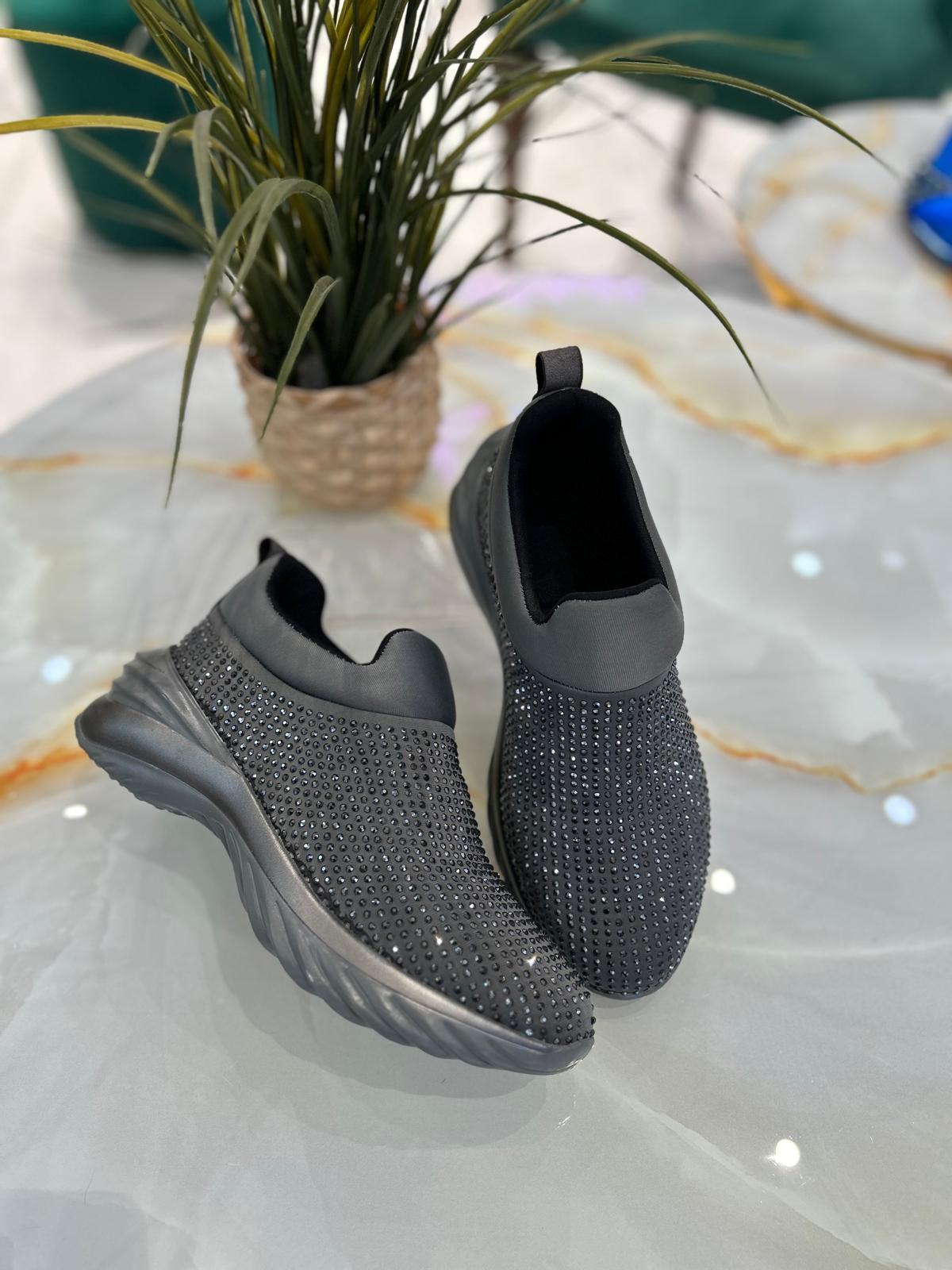 Wendy Gri Taş Detaylı Sneakers 