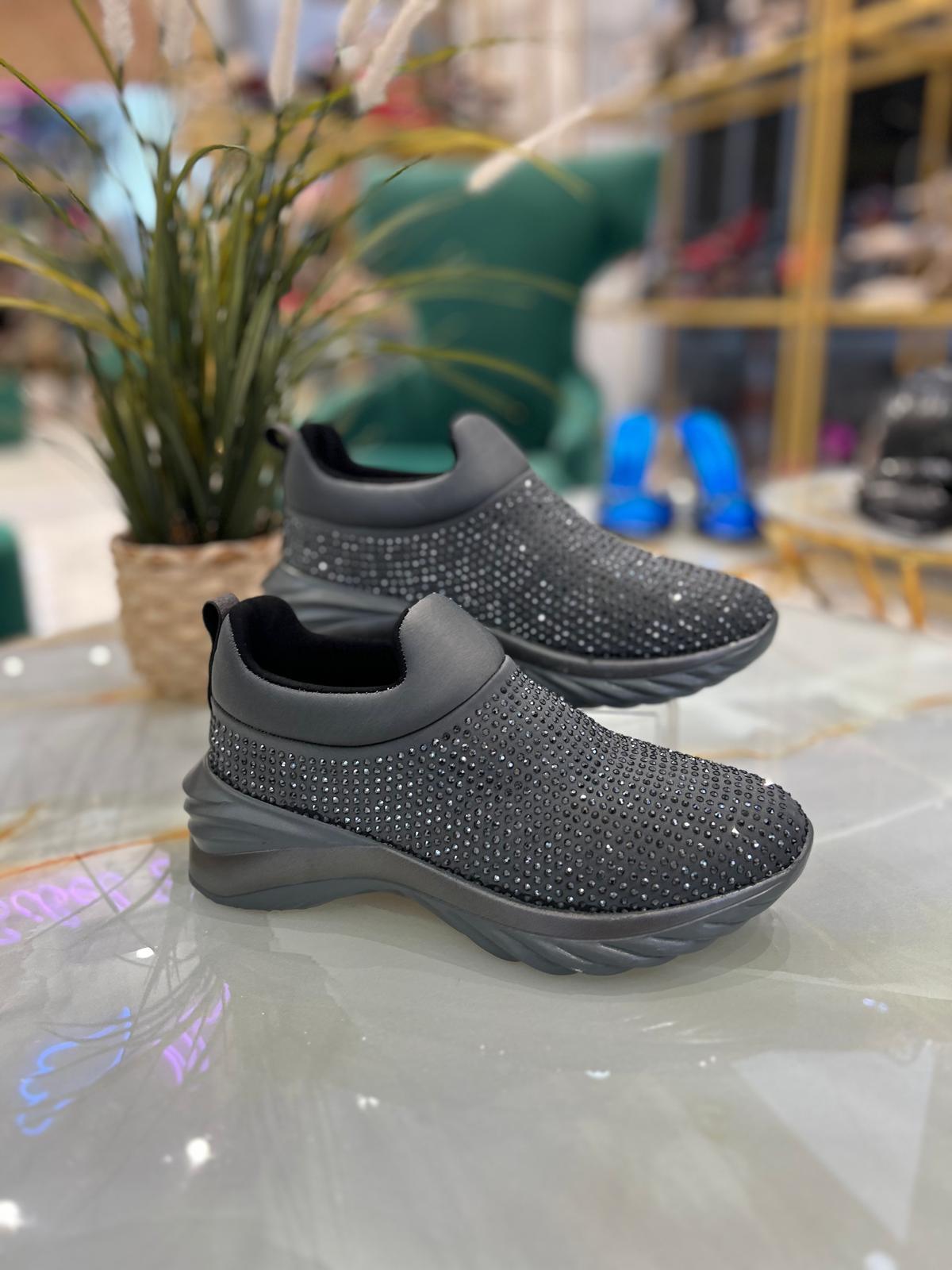 Wendy Gri Taş Detaylı Sneakers 