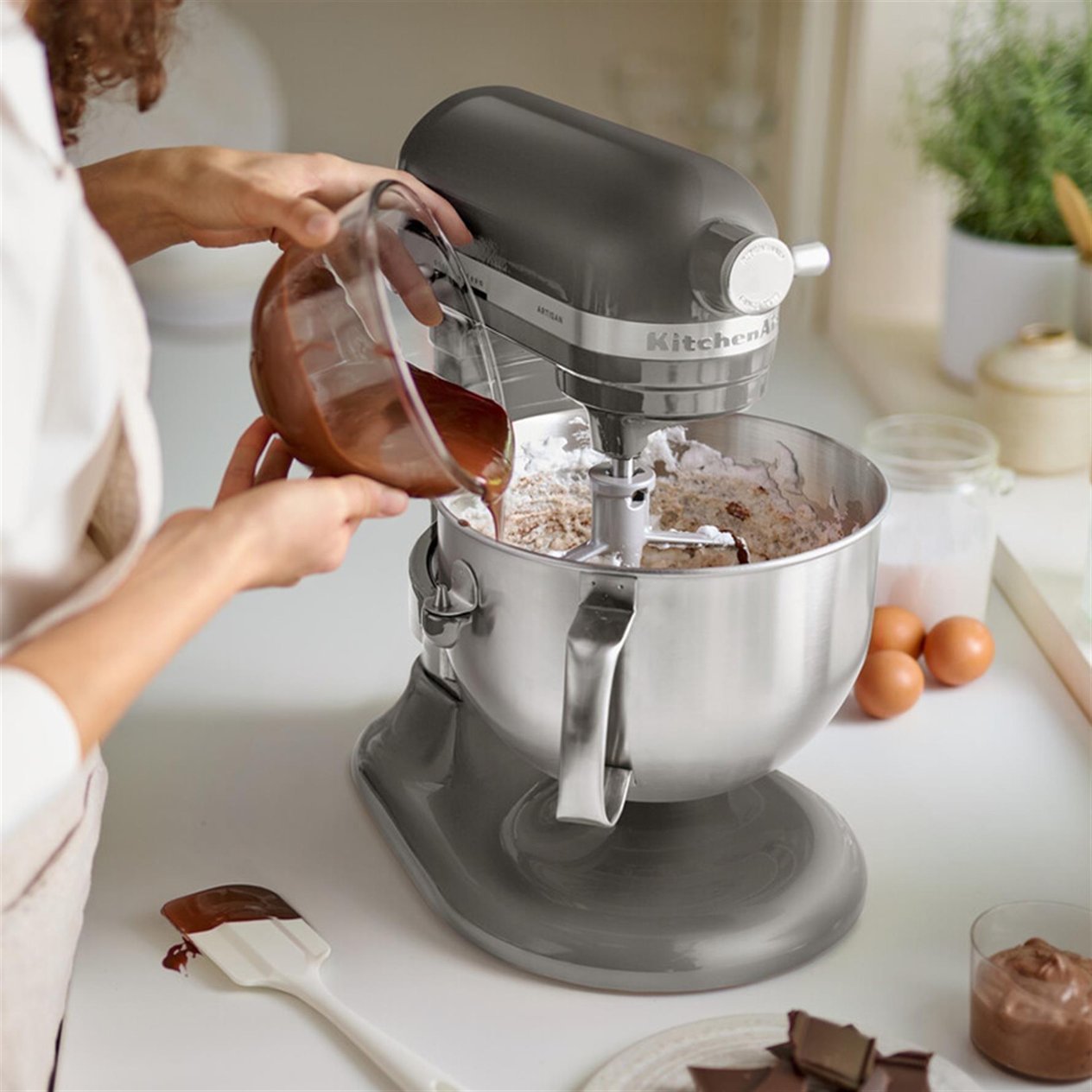 KitchenaidKitchenAid Artisan 5,6 L Kaldırılabilir Kaseli Stand Mikser - 5KSM60SPX (5KSM60SPXECU)5KSM60SPXECU