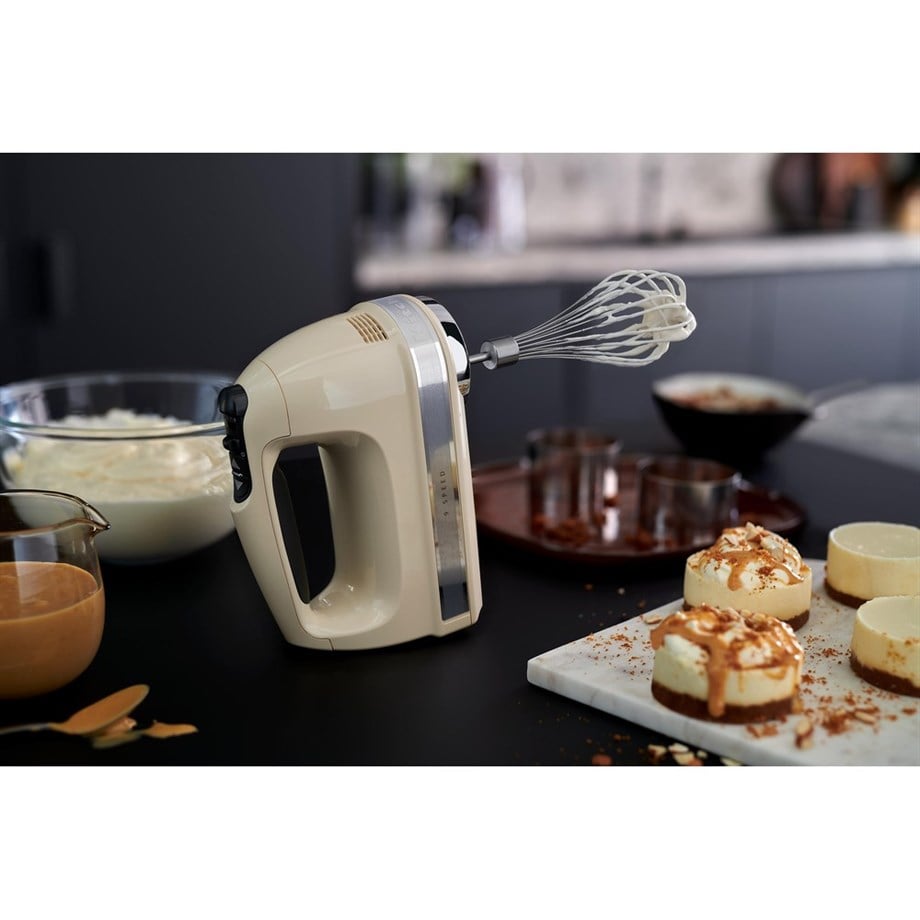 KitchenaidKitchenaid 9 Hızlı El Mikseri Almond Cream5KHM92112EAC