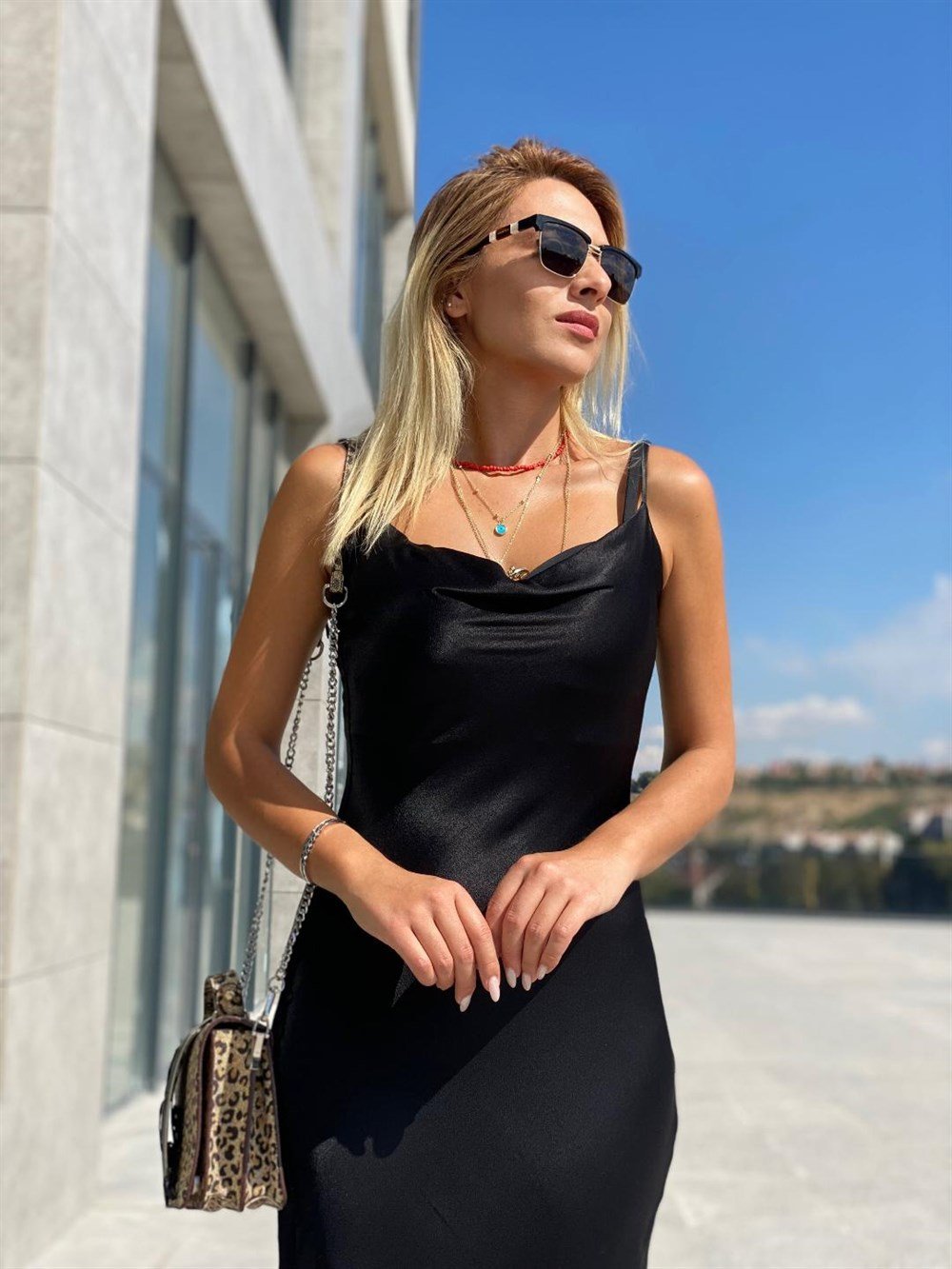 Degaje Yaka Saten Elbise