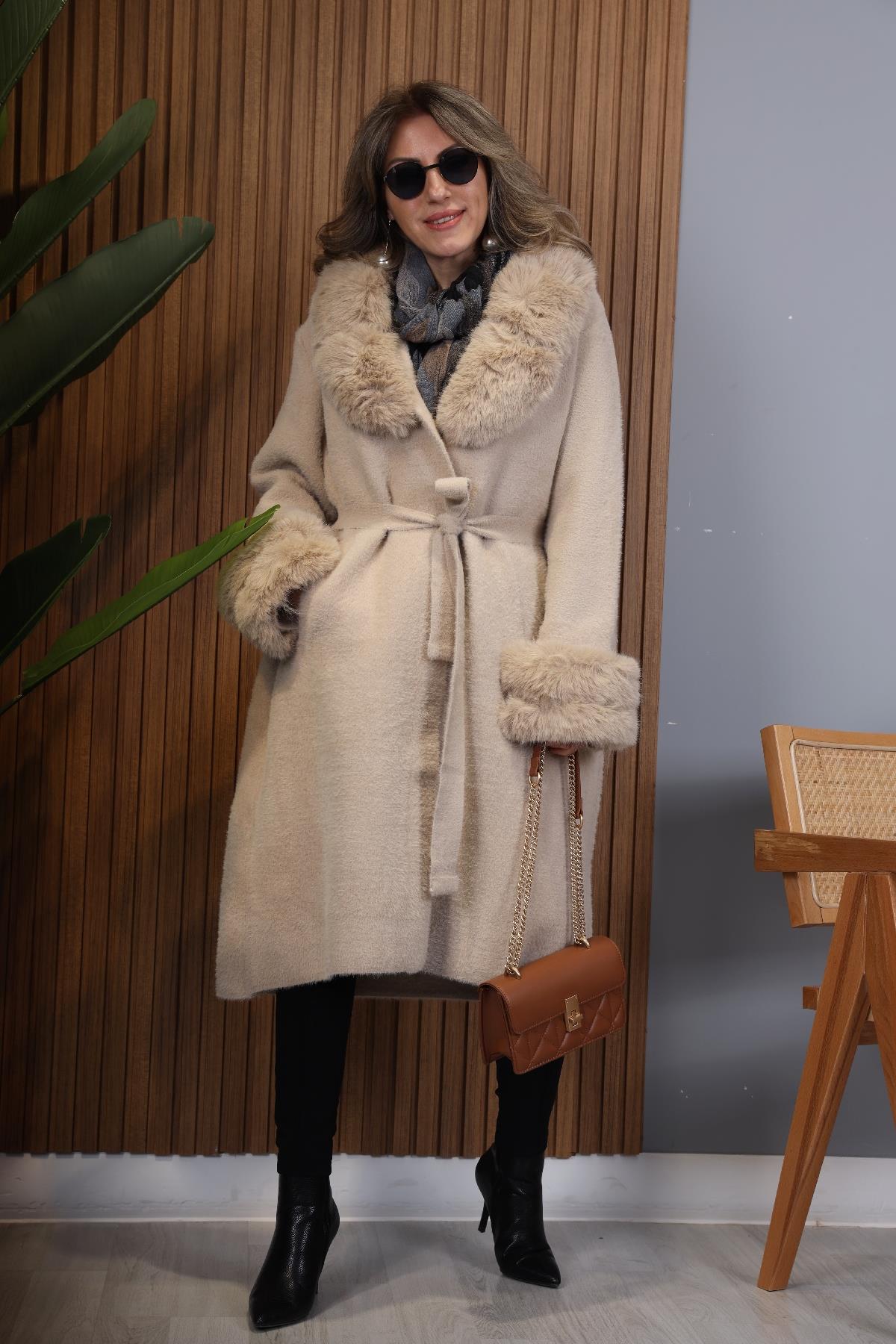 Angora Kürk Detay Bej Kaban