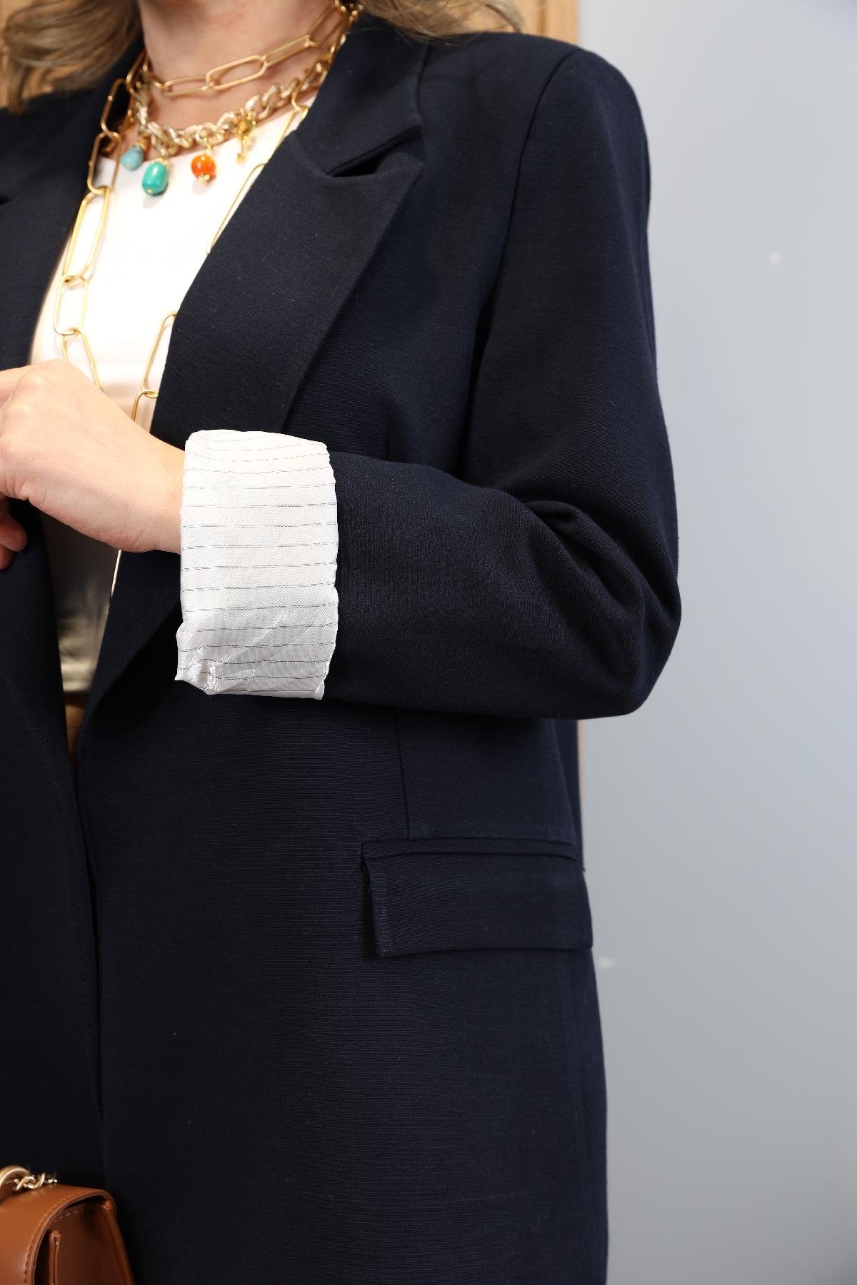 Çizgili Astarlı Lacivert Keten Blazer