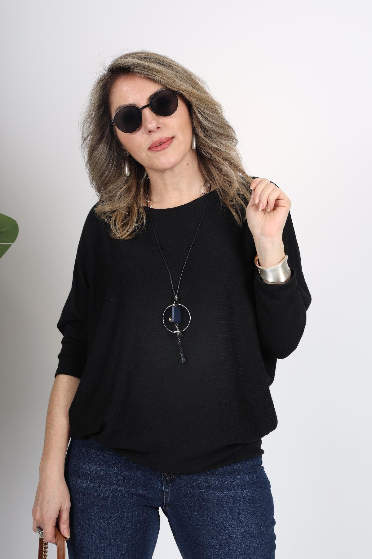 Kolye Detay İthal Siyah Oversize Bluz