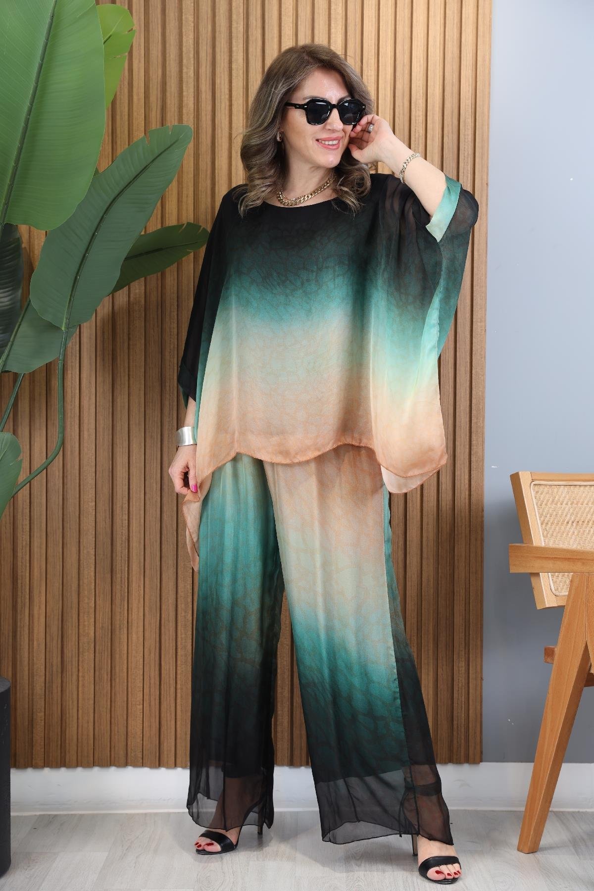 Yeşil Batik Desen İthal İpek Takım
