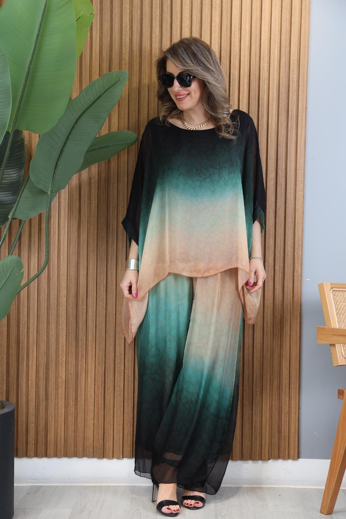 Yeşil Batik Desen İthal İpek Takım