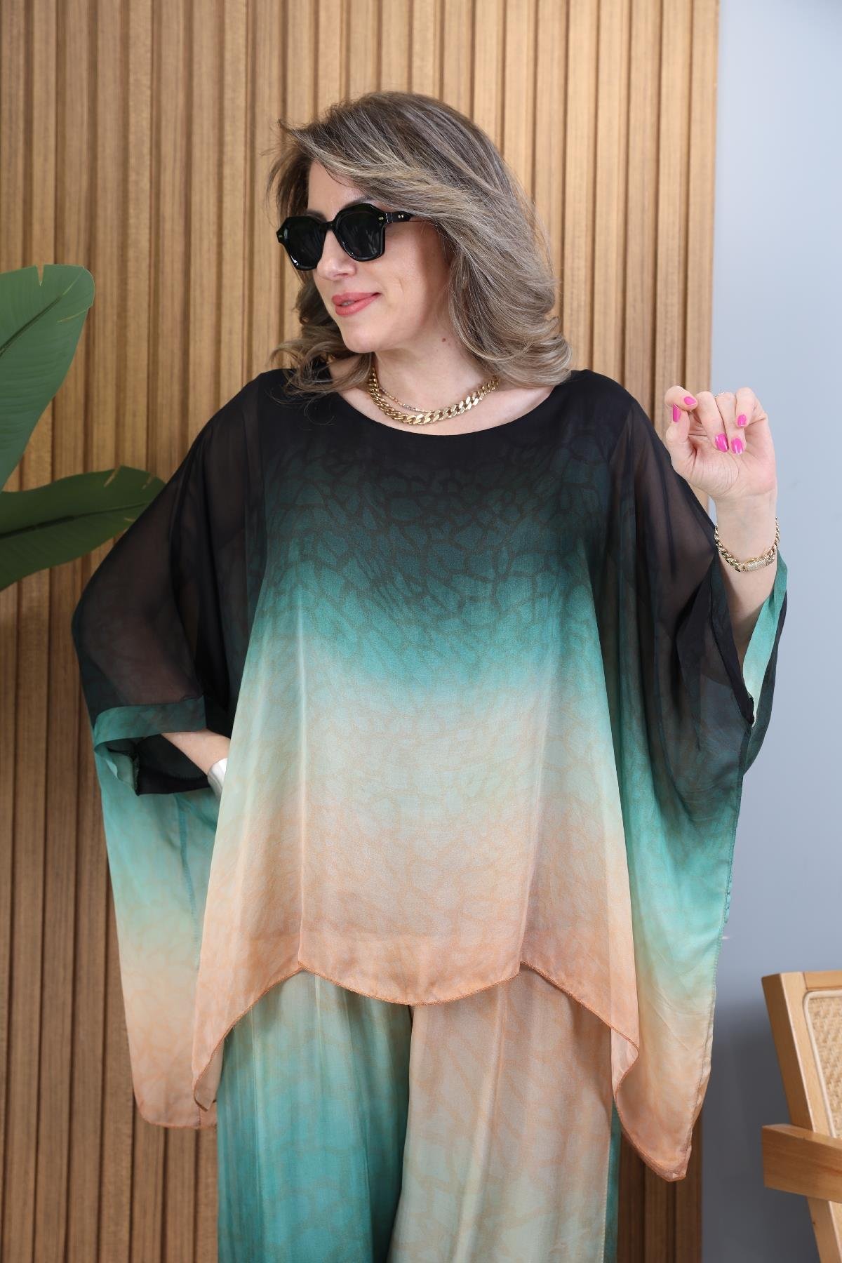 Yeşil Batik Desen İthal İpek Takım