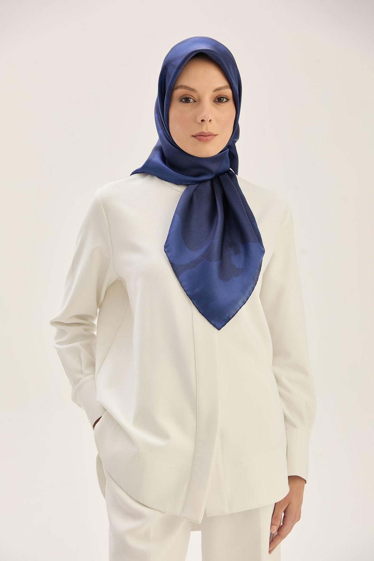 FARAH SURA İPEK EŞARP 90*90 CM - SAKS