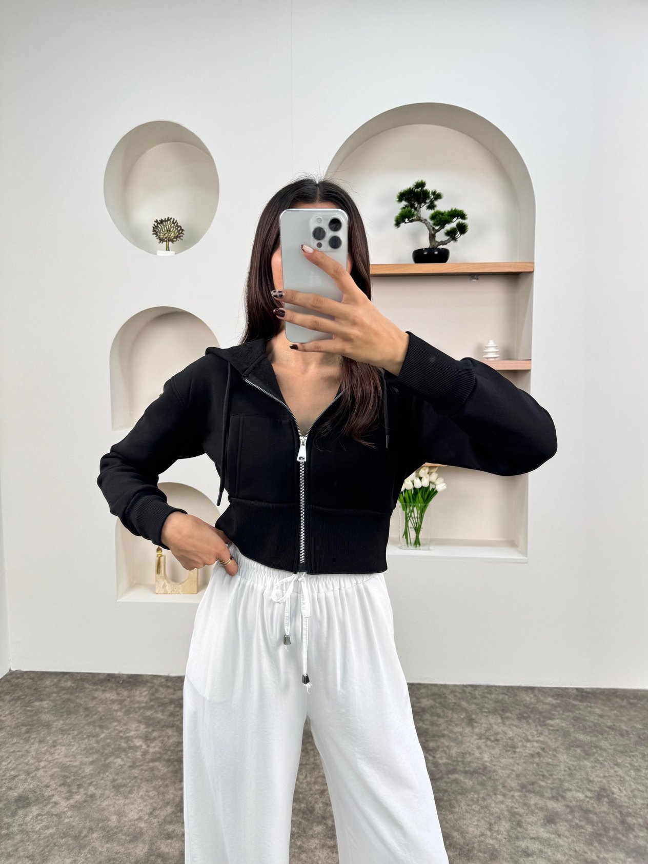 Nerma Siyah Kapüşonlu Fermuarlı Kısa SweatshirtGausSWEATSHIRTGU00903731