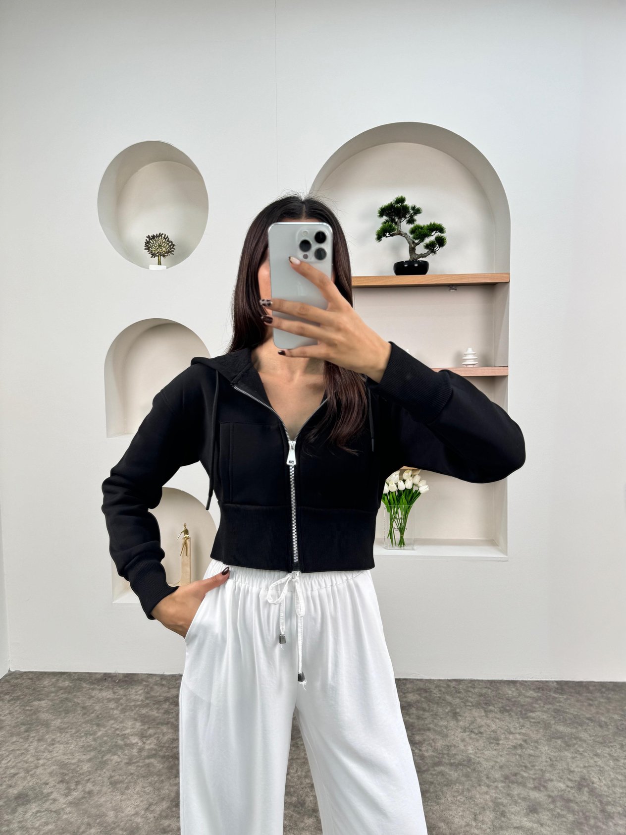 Nerma Siyah Kapüşonlu Fermuarlı Kısa SweatshirtGausSWEATSHIRTGU00903731
