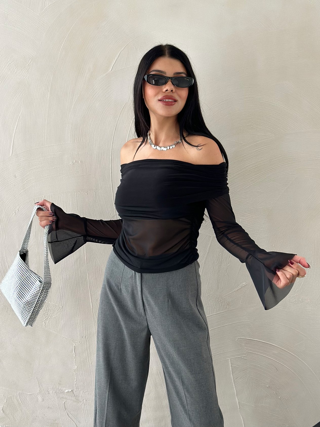 Madonna Yaka Tül Detay Crop Siyah