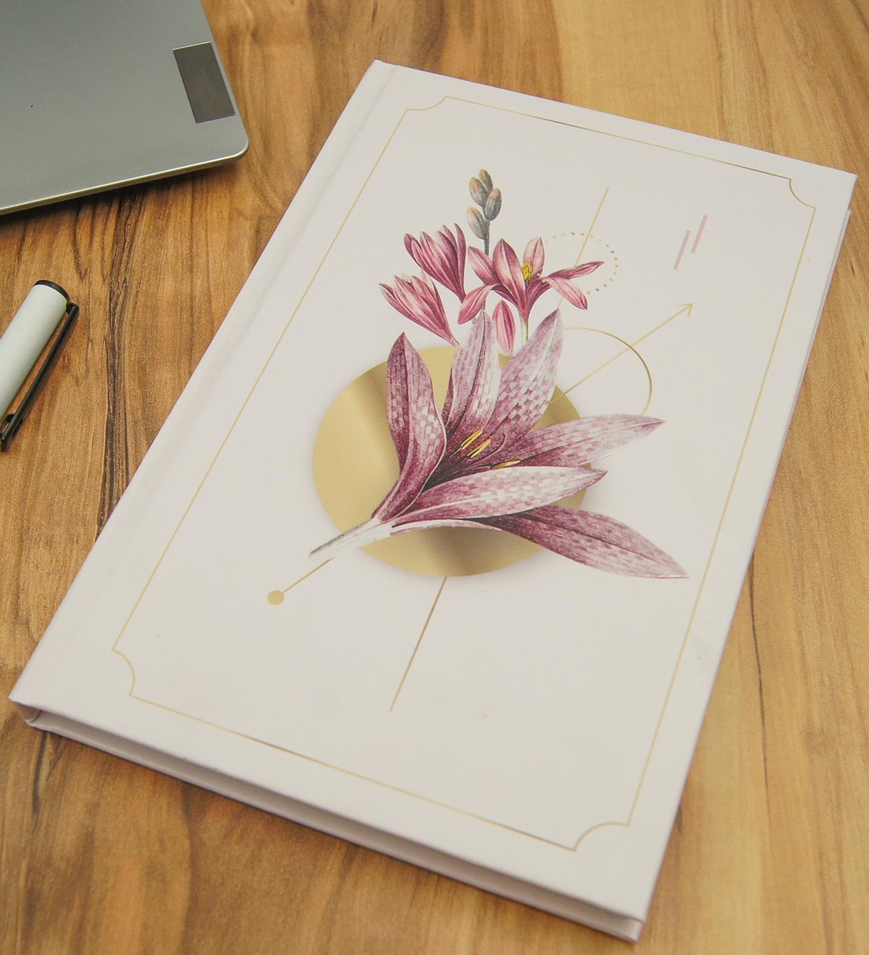 500 ML Deri Kılıflı Cam Matara & Kişiye Özel Kupa & Tasarım Defter & Mum & Touch Pen Kalem Hediye Seti