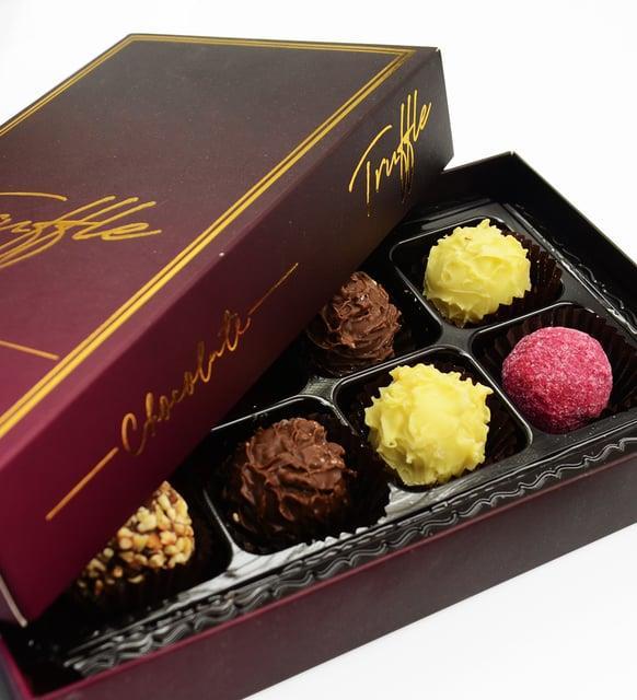Sevgililere Özel Tasarım Kişiye Özel Fincan & Truffle Çikolata Kutusu & Peluş Ayıcık Hediye Seti