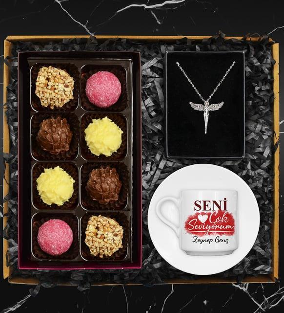 Sevgililere Özel Tasarım Kişiye Özel Fincan & Truffle Çikolata Kutusu & Zirkon Taşlı Melek Kolye Hediye Seti
