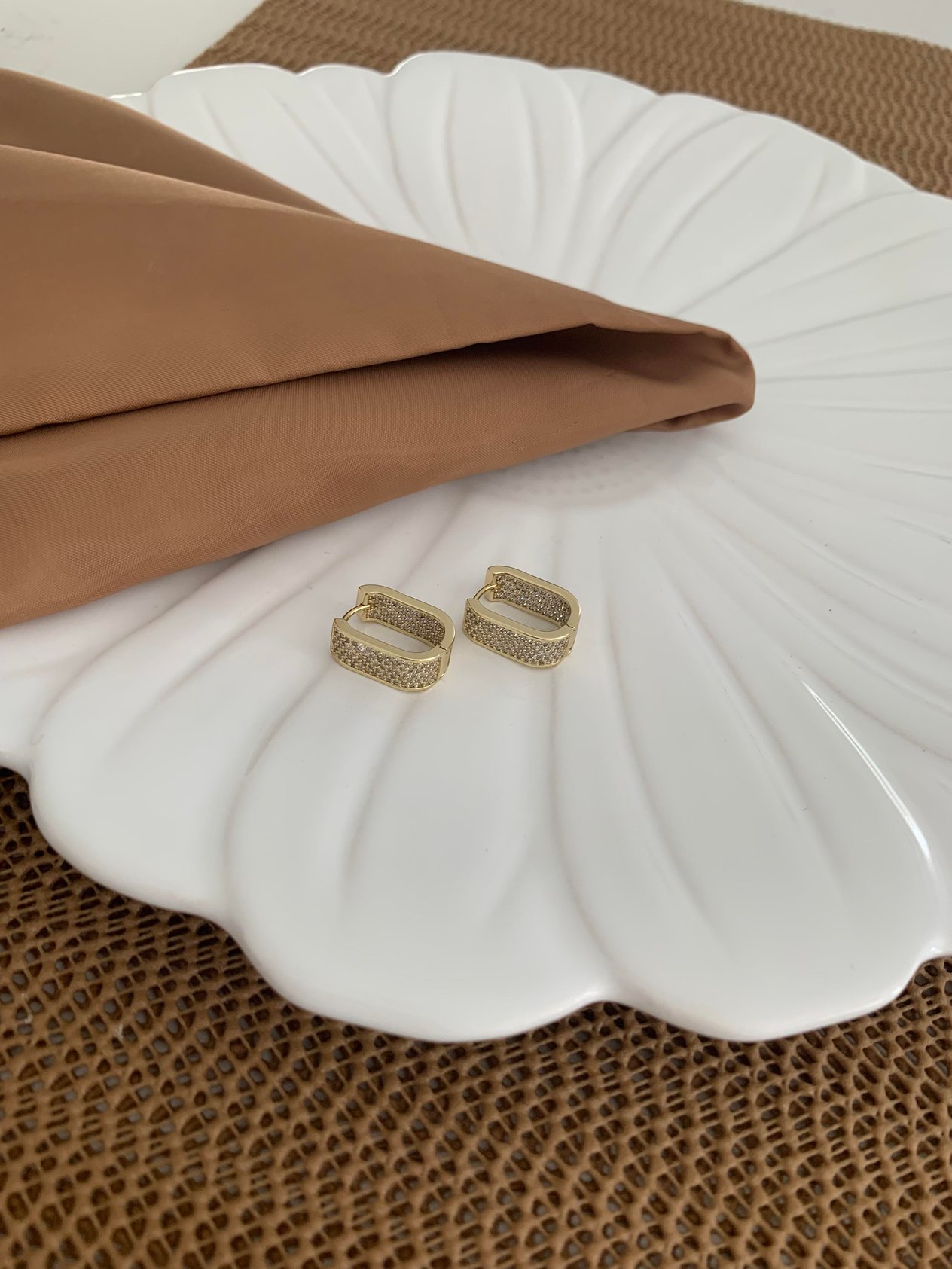 Vip 14k Zirkon Taşlı Kare U Küpe