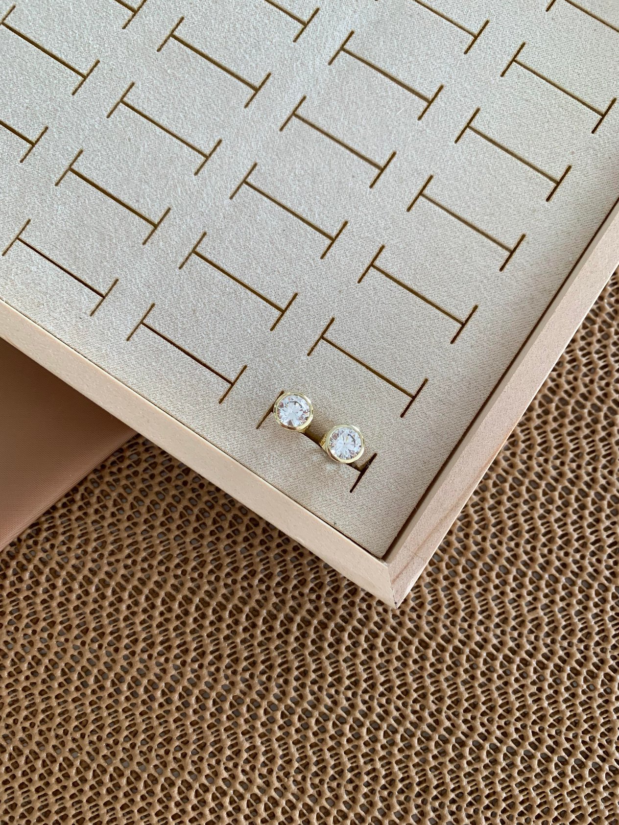 Vip Gold Baget Tek Taşlı Daire Küpe
